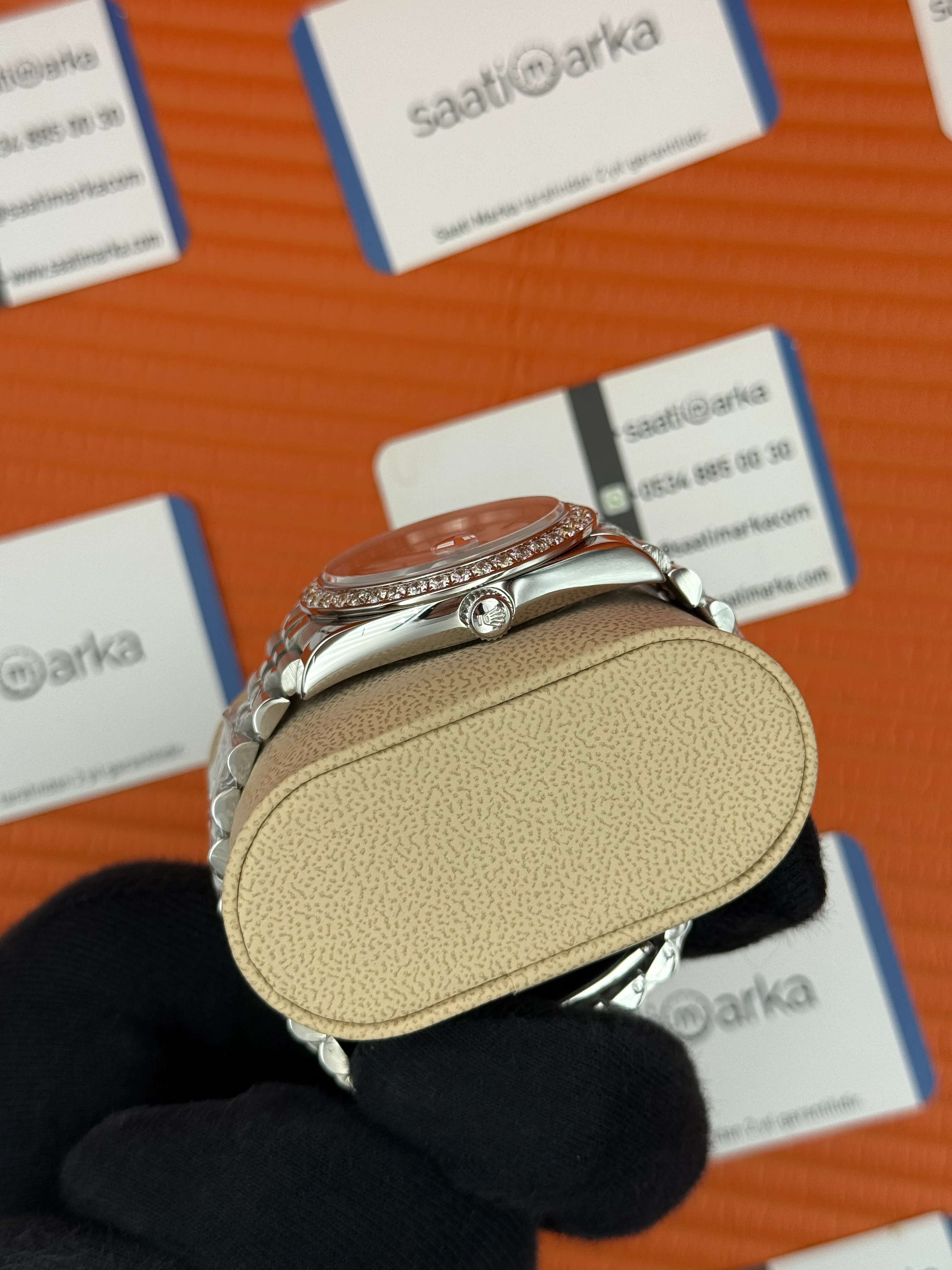 ROLEX Day Date taşlı bezel roma rakamlı beyaz kadran silver jubilee kordon