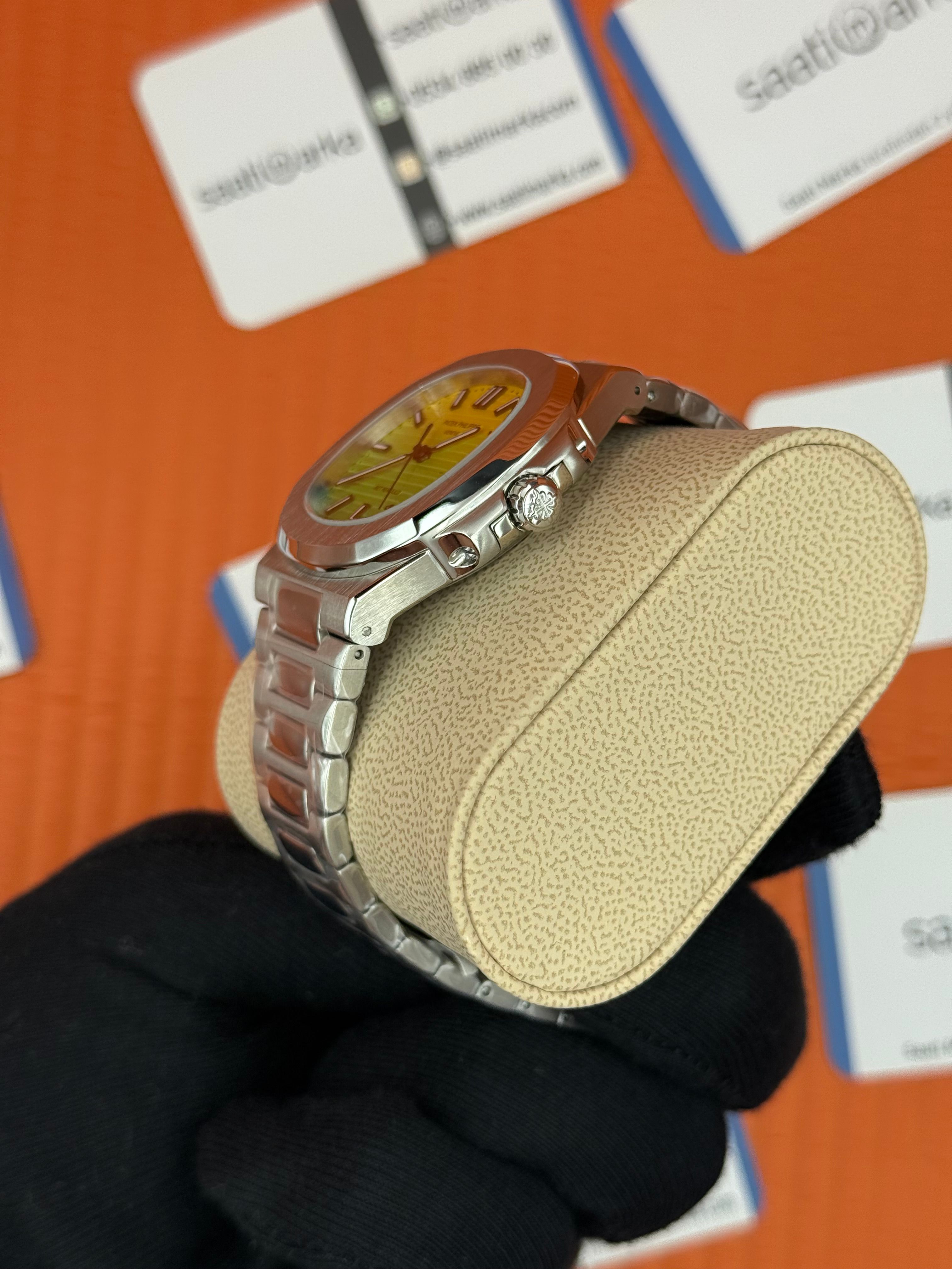 PATEK PHILIPPE nautilus lemon dial silver kasa kordon 