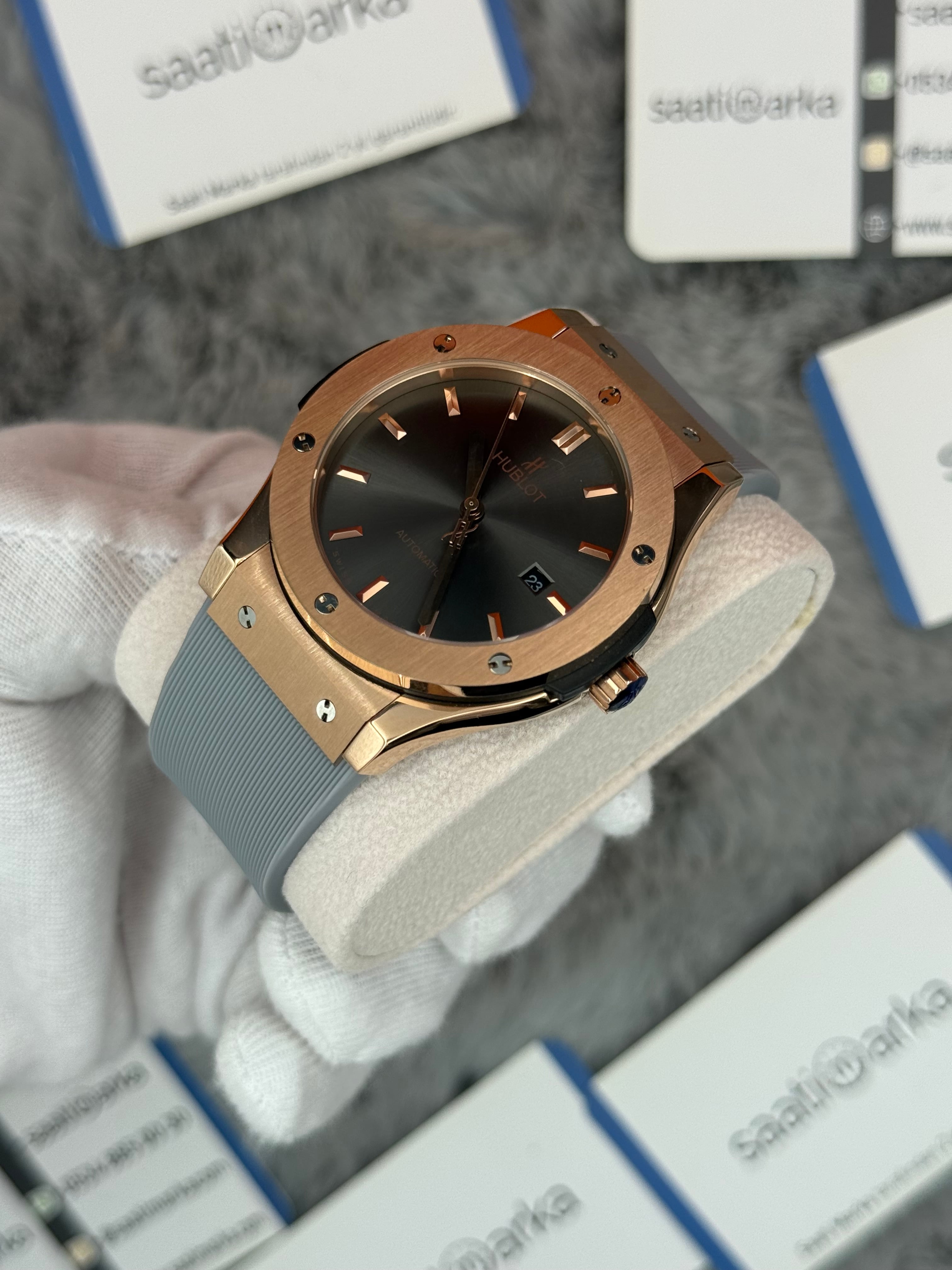 HUBLOT vendome 41mm rose kasa gri kadran gri kauçuk kordon erkek kol saati