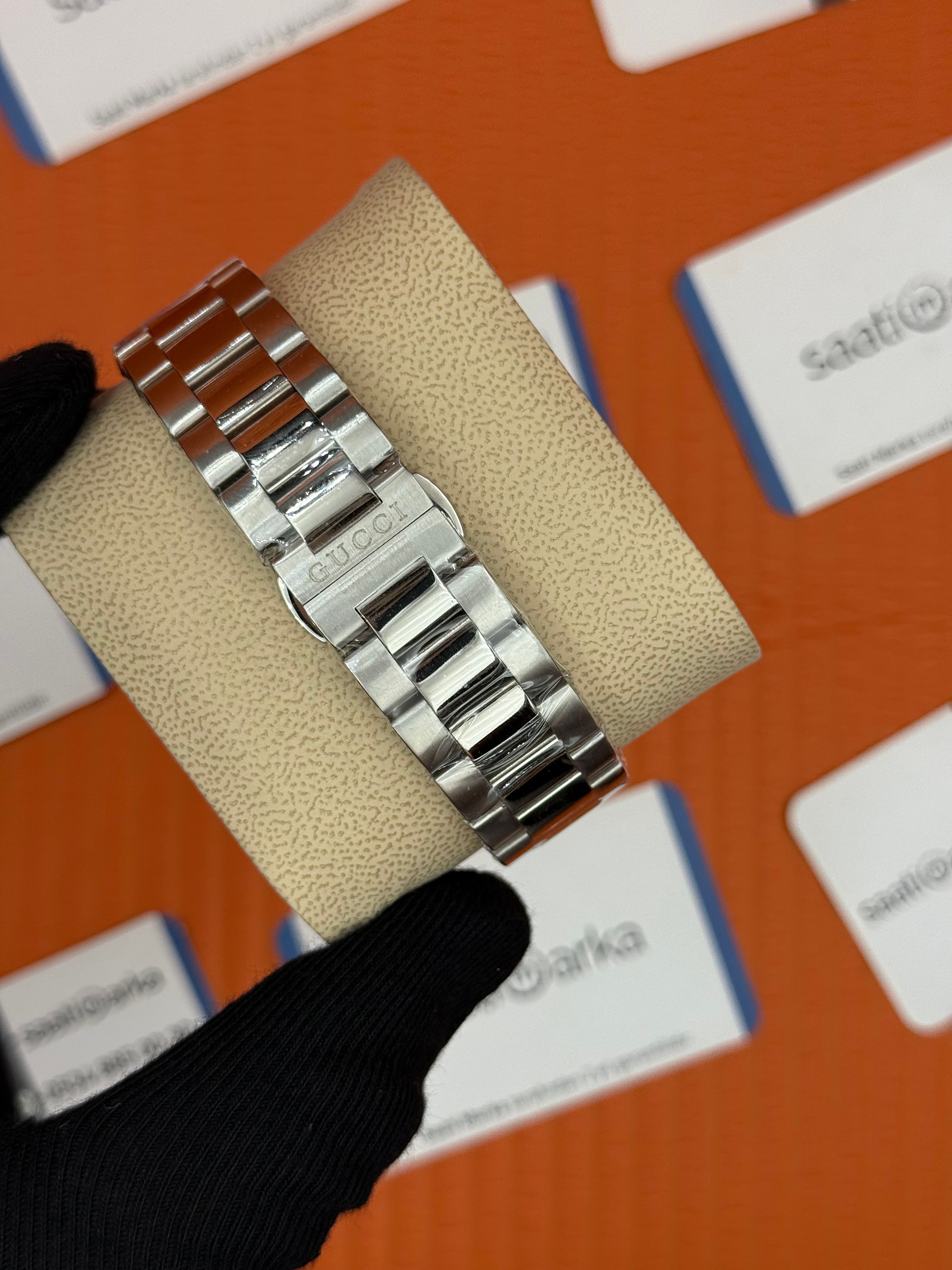 GUUCI DİVE 200M siyah kadran çelik kasa kordon siyah bezel 40mm