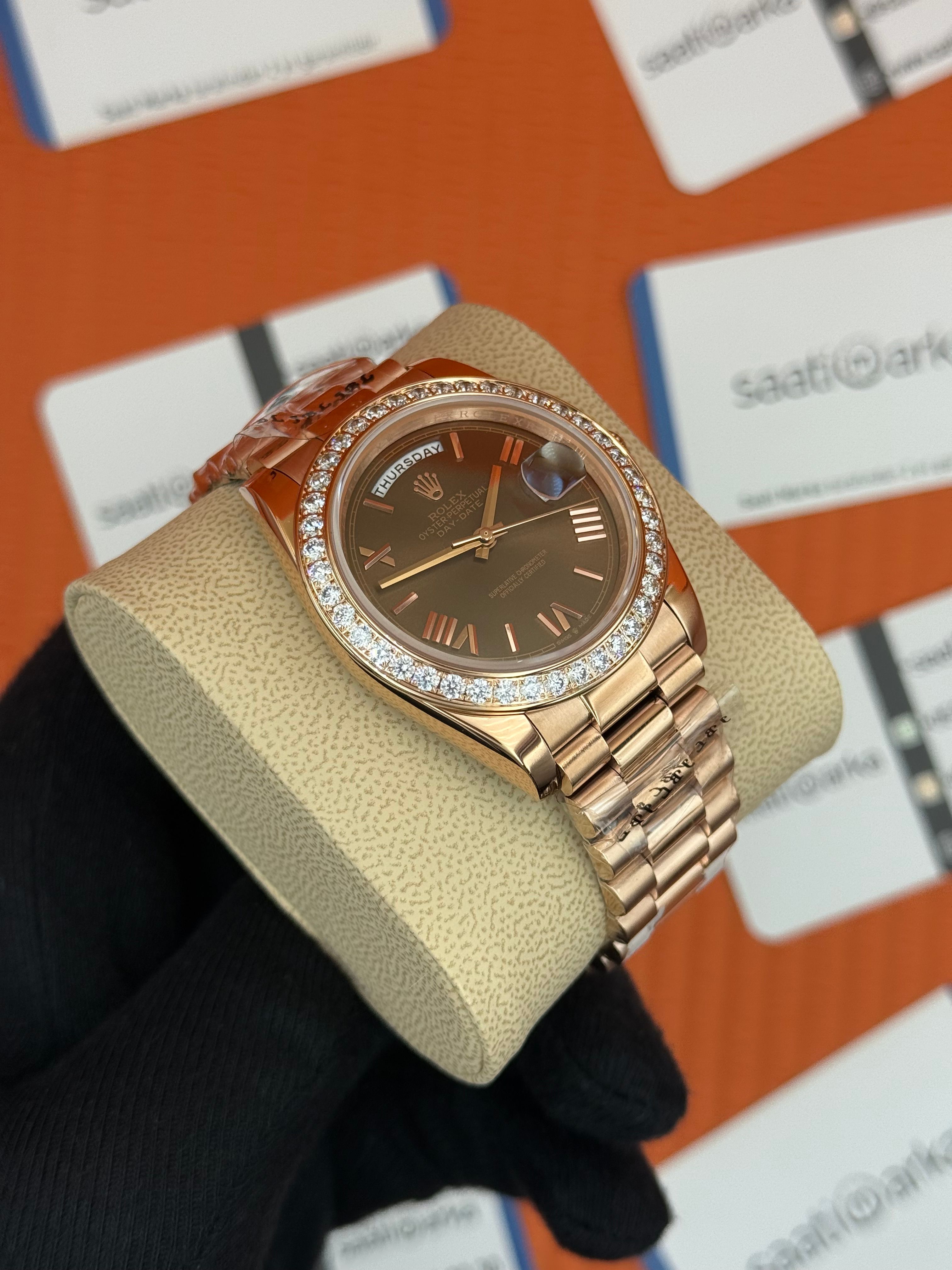 ROLEX Day Date taşlı bezel roma rakamlı chocolate kadran rose kasa-kordon oyster