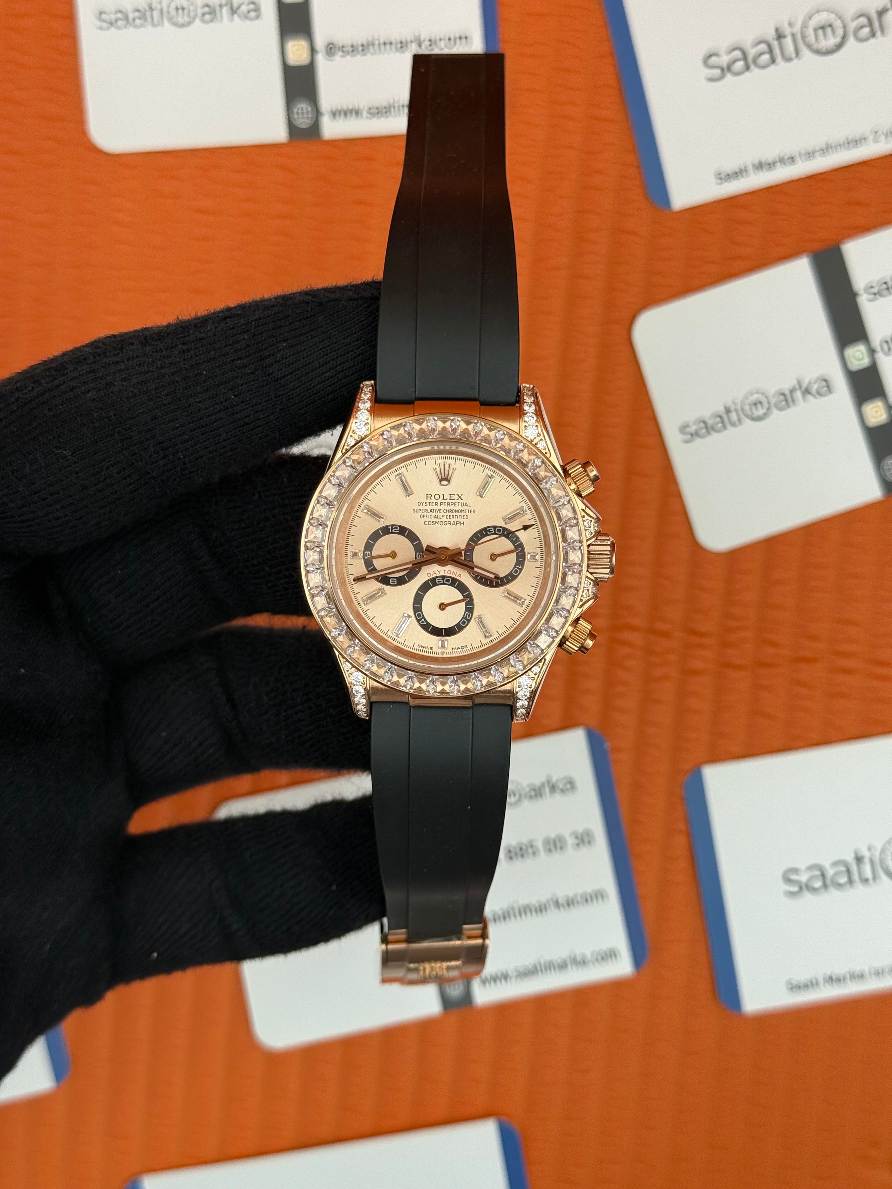 ROLEX Daytona taşlı bezel rose dial siyah kauçuk kordon