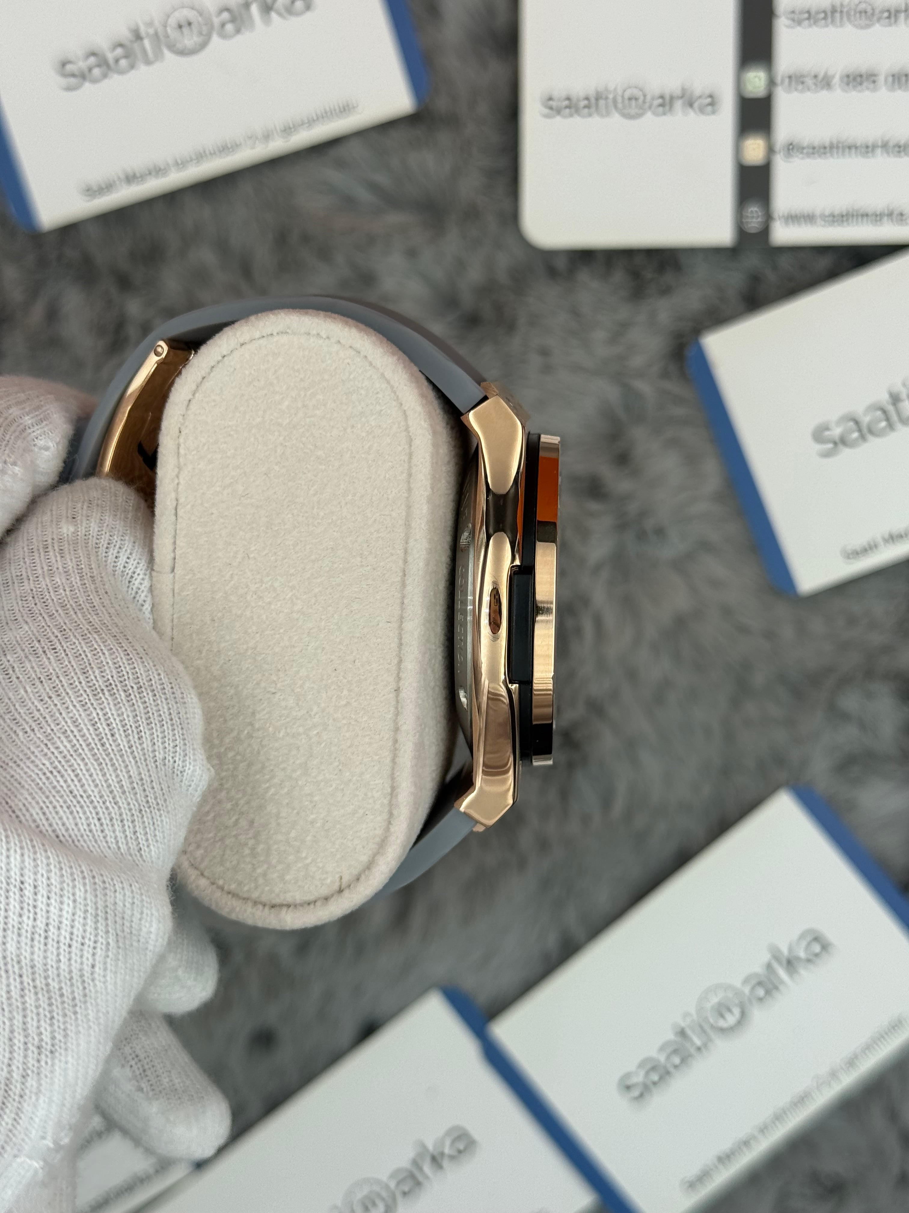 HUBLOT vendome 41mm rose kasa gri kadran gri kauçuk kordon erkek kol saati