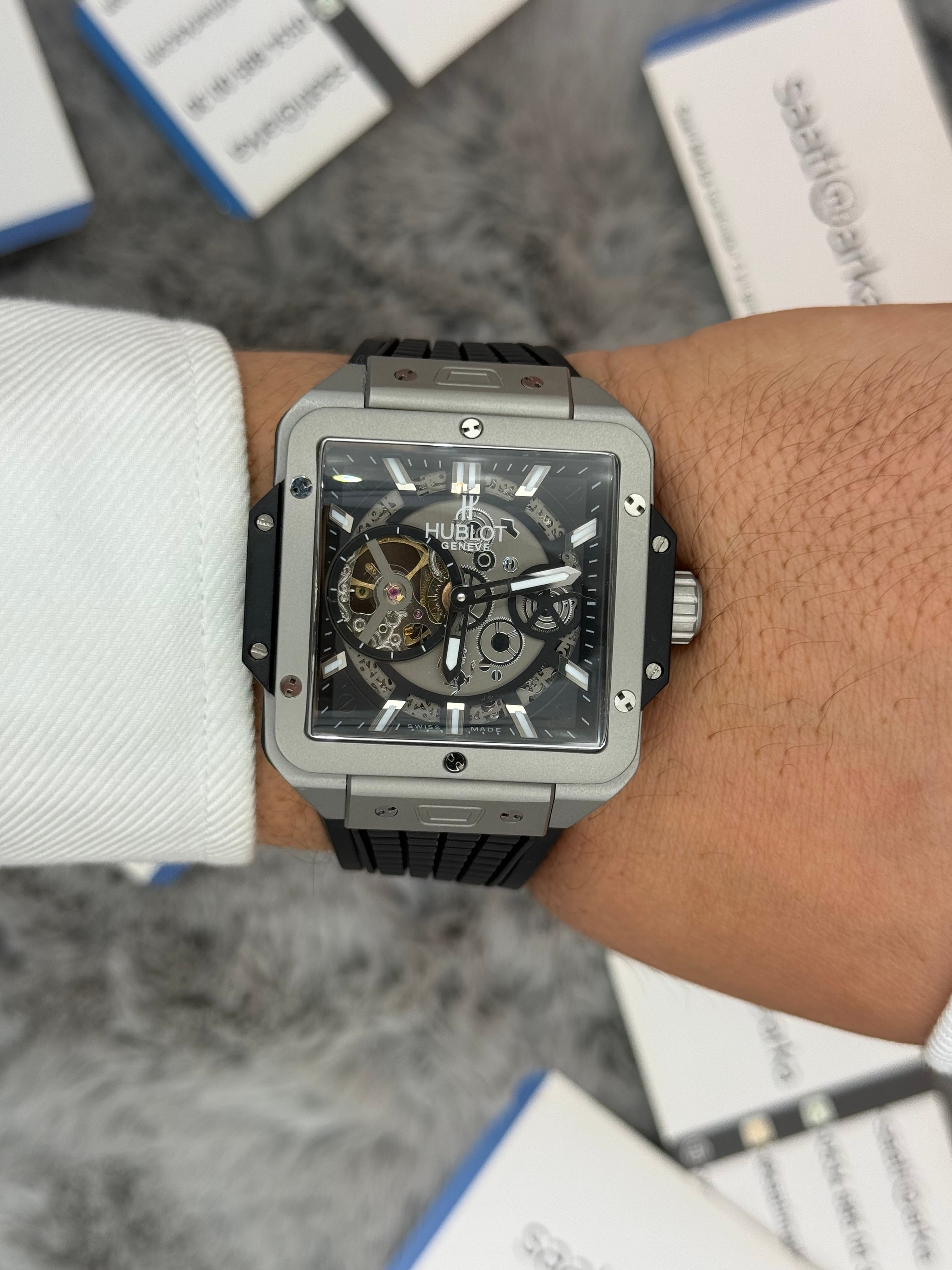 HUBLOT square bang tourbillon 42mm silver kasa siyah kauçuk kordon erkek kol saati
