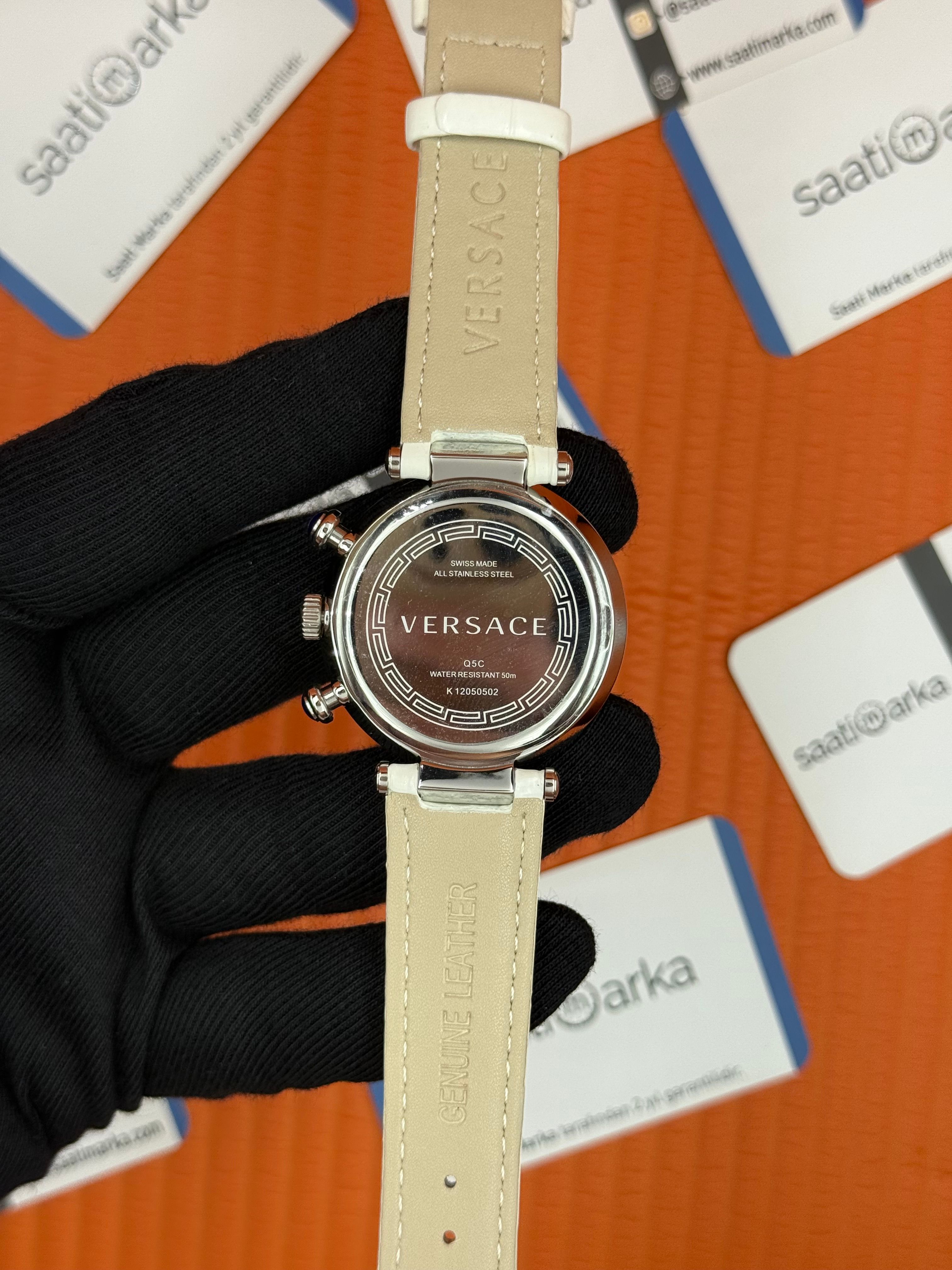 VERSACE taşlı bezel beyaz kadran beyaz deri kordon silver kasa kadın kol saati