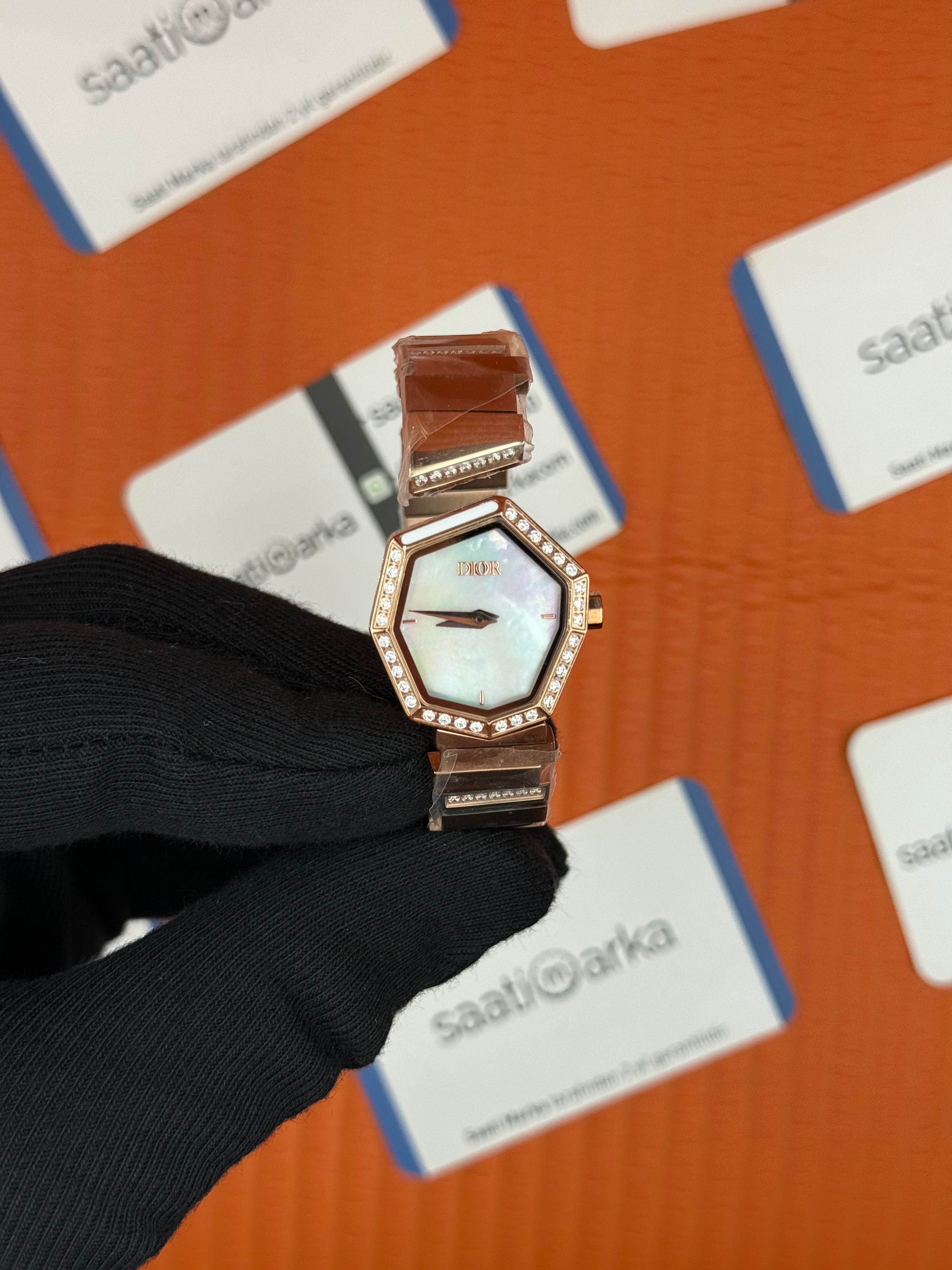 DİOR taşlı bezel sedef kadran rose kasa kordon kadın kol saati