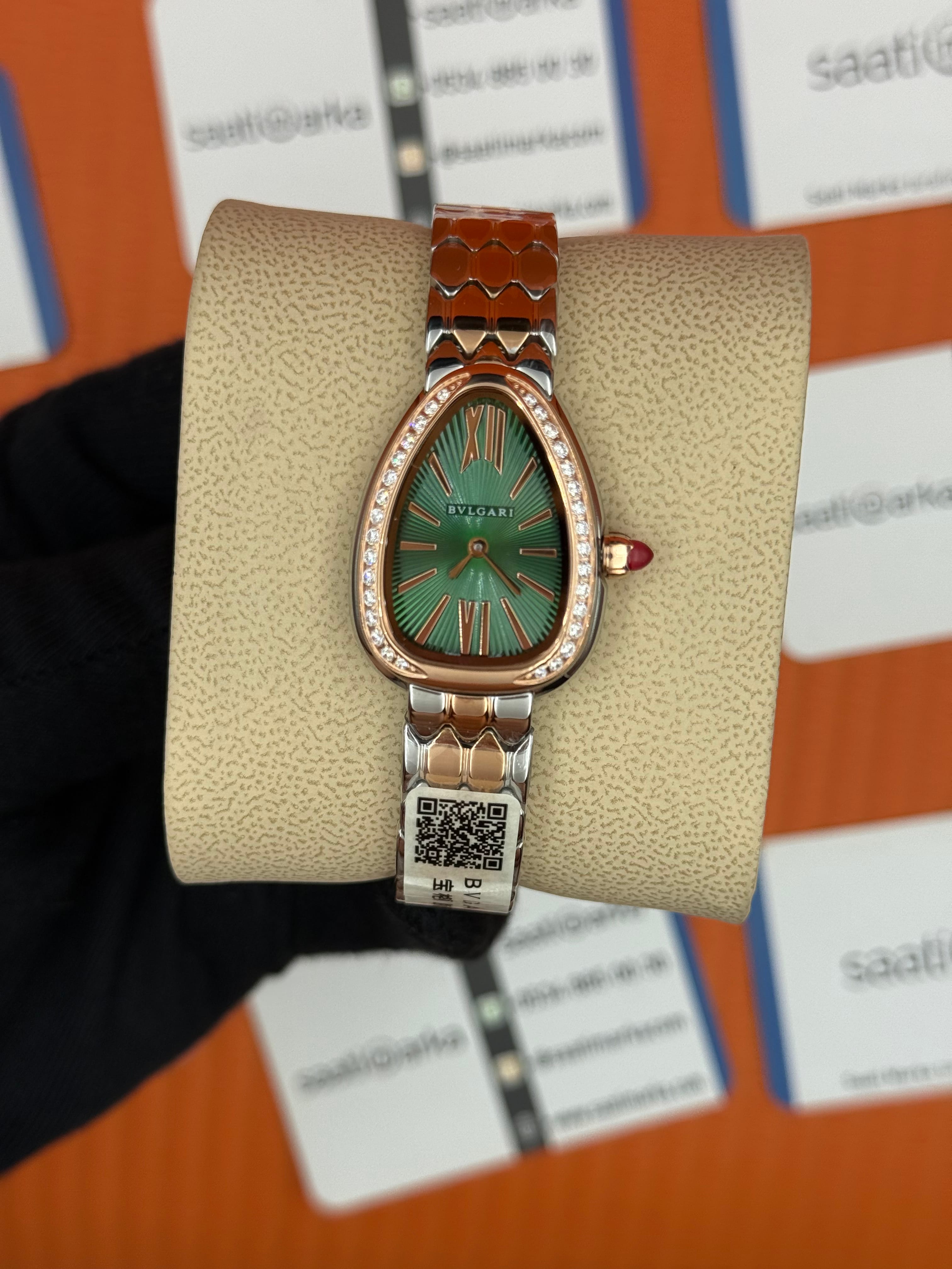 BVLGARİ serpenti seduttori taşlı bezel yeşil kadran rose kasa kordon kadın kol saati