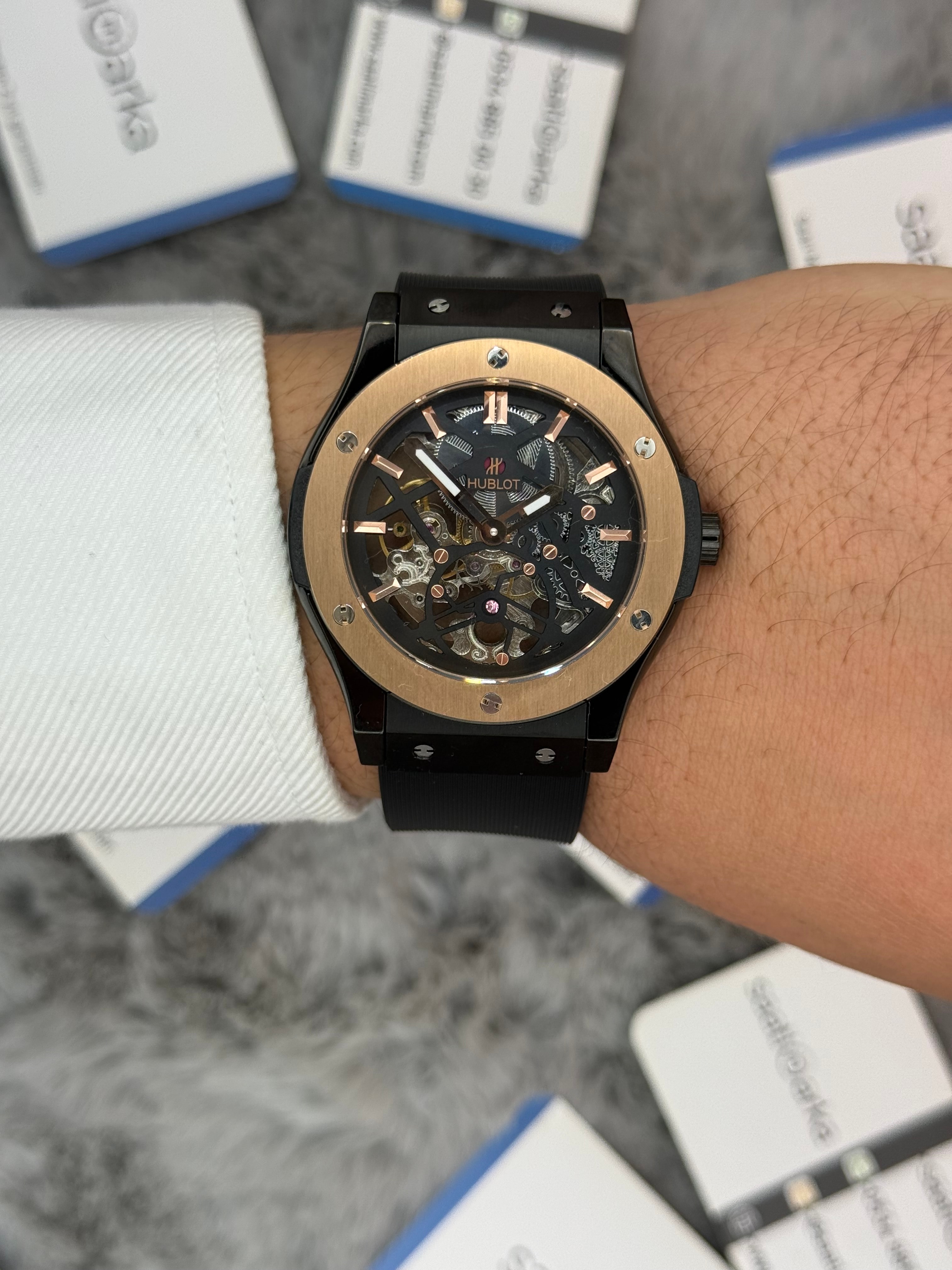 HUBLOT big bang tourbillon 41mm siyah kasa siyah kauçuk kordon erkek kol saati