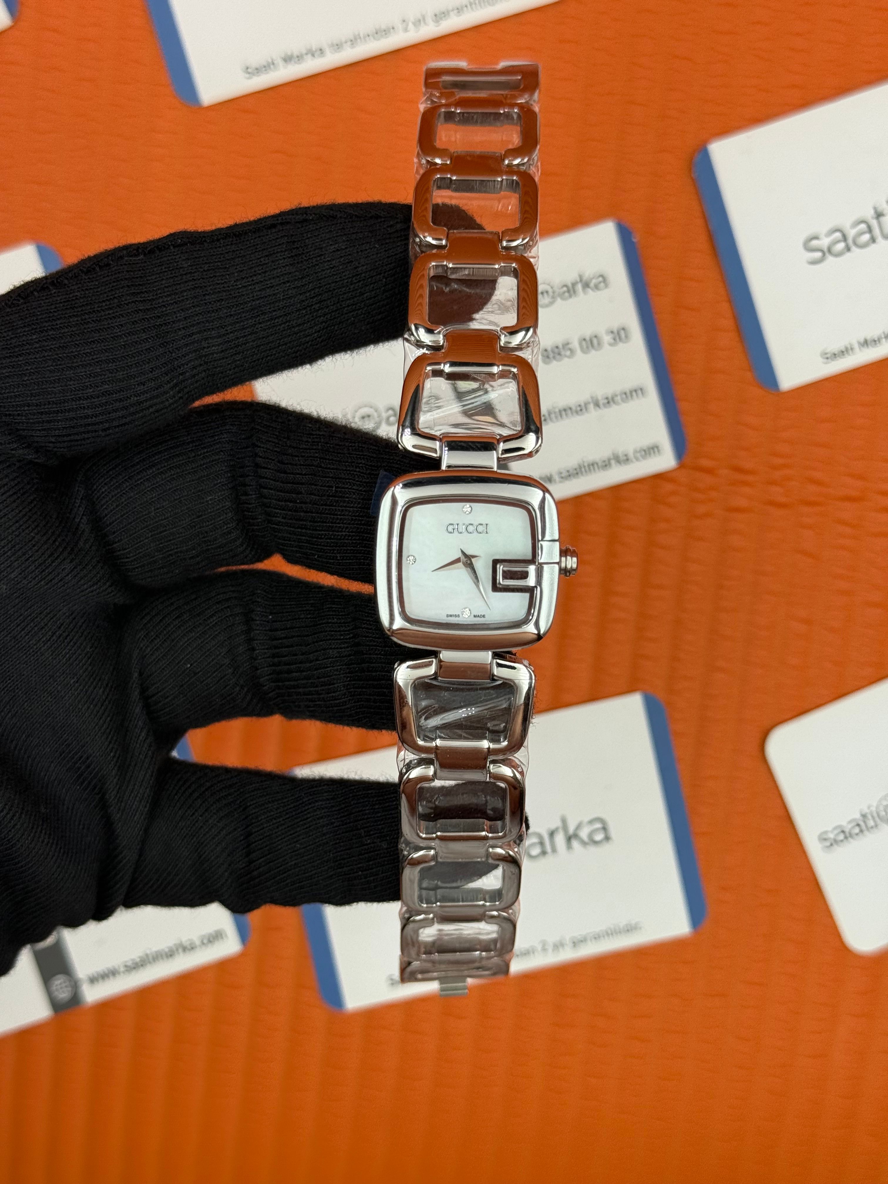 GUCCI YA 126455 beyaz kadran silver kasa kordon kadın kol saati