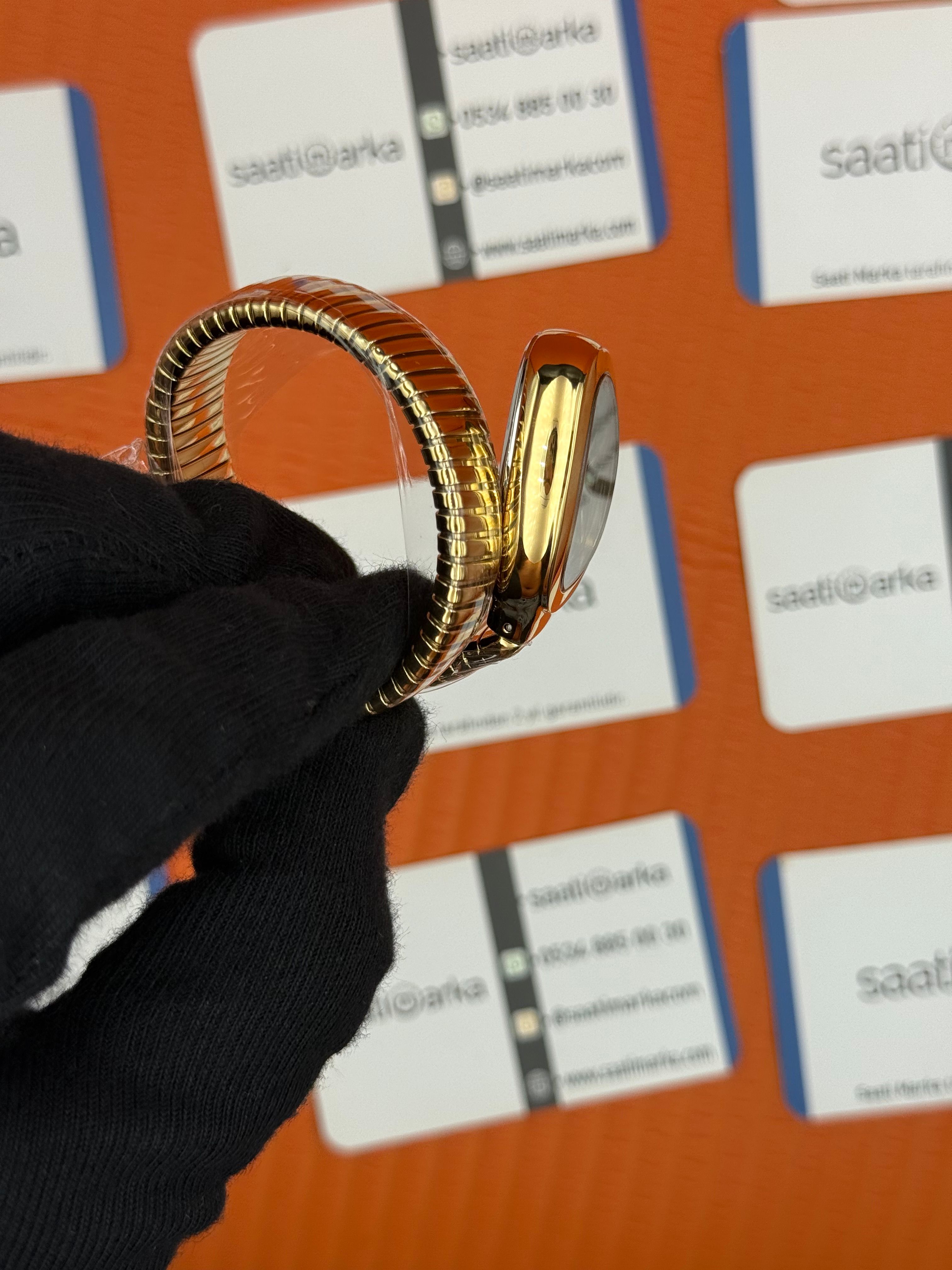 BVLGARİ serpenti tek sarma gold kordon siyah kadran kadın kol saati