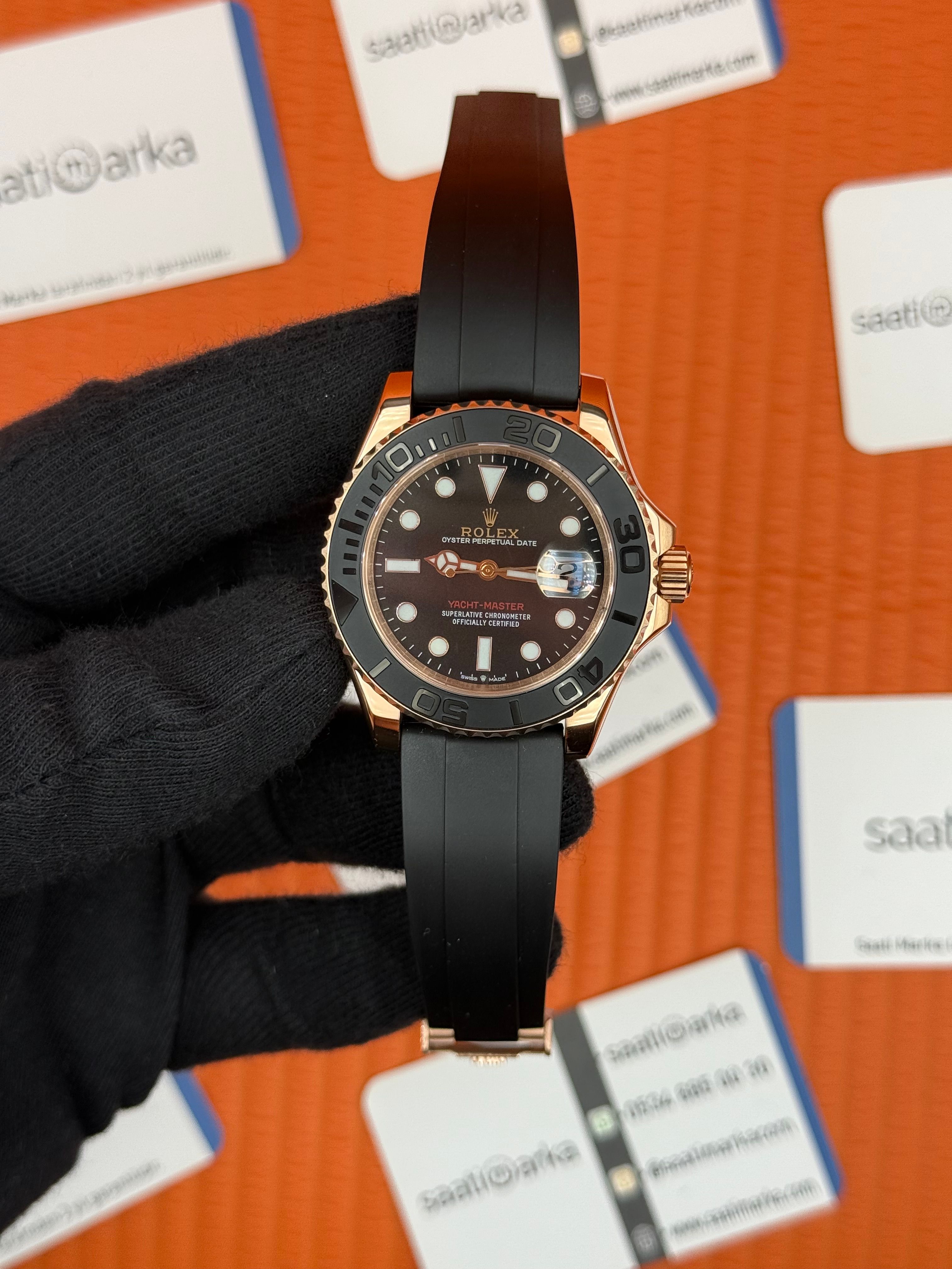 ROLEX Yacht Master black dial siyah kauçuk kordon