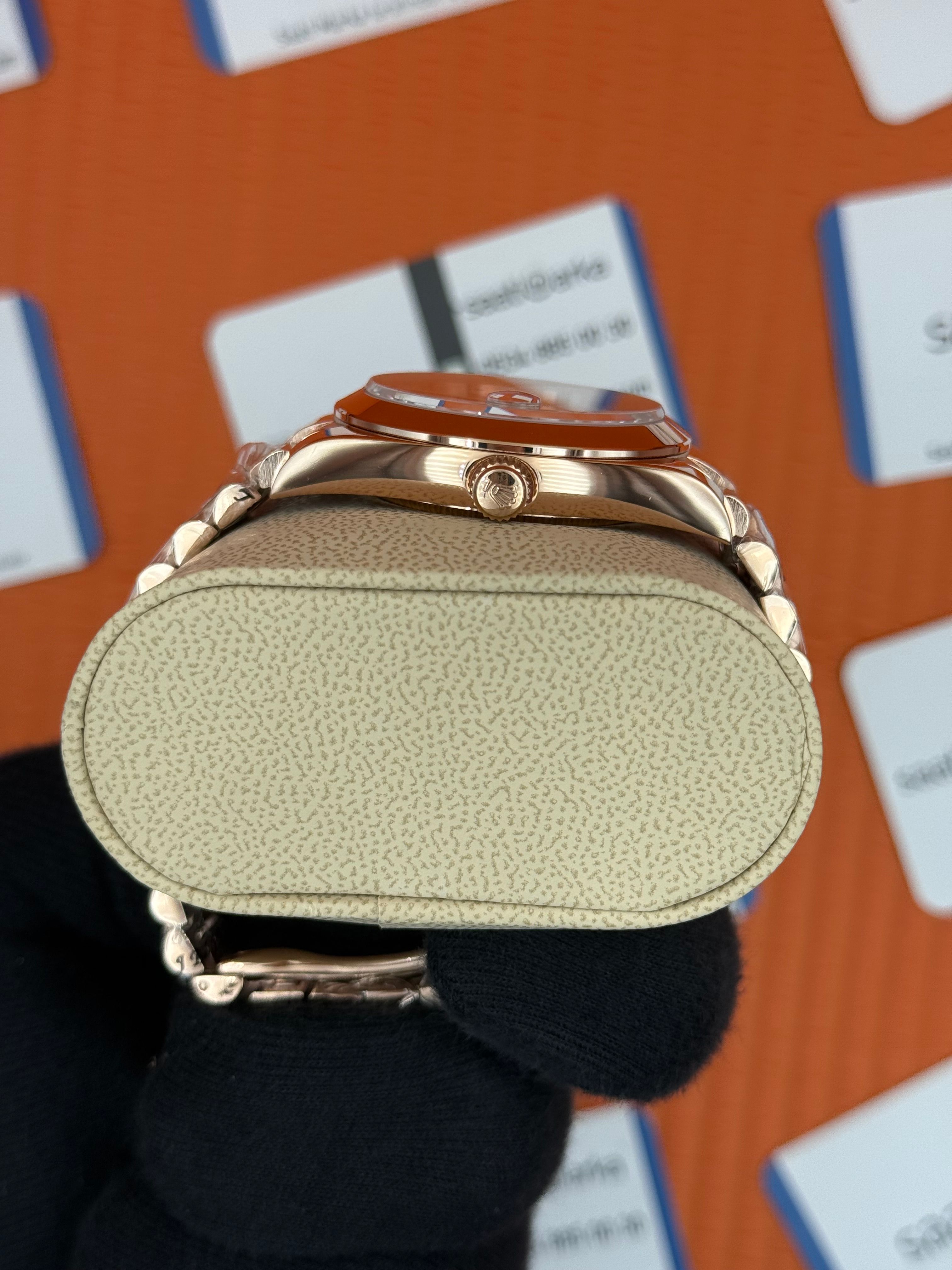 ROLEX Day Date siyah kadran rose kasa-kordon oyster