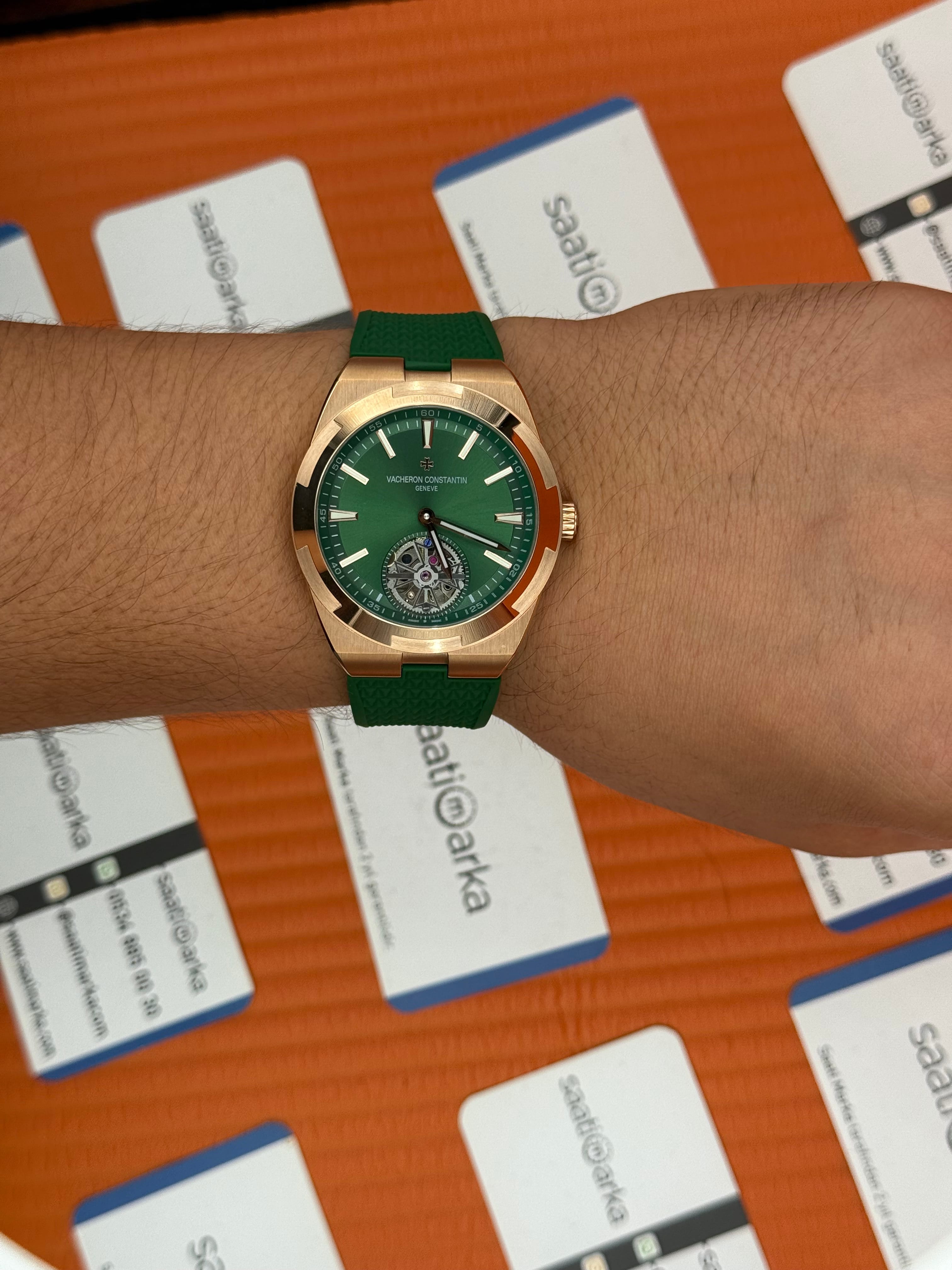 VACHRRON CONSTANTIN overseas tourbillon yeşil kadran rose kasa yeşil kauçuk kordon erkek kol saati