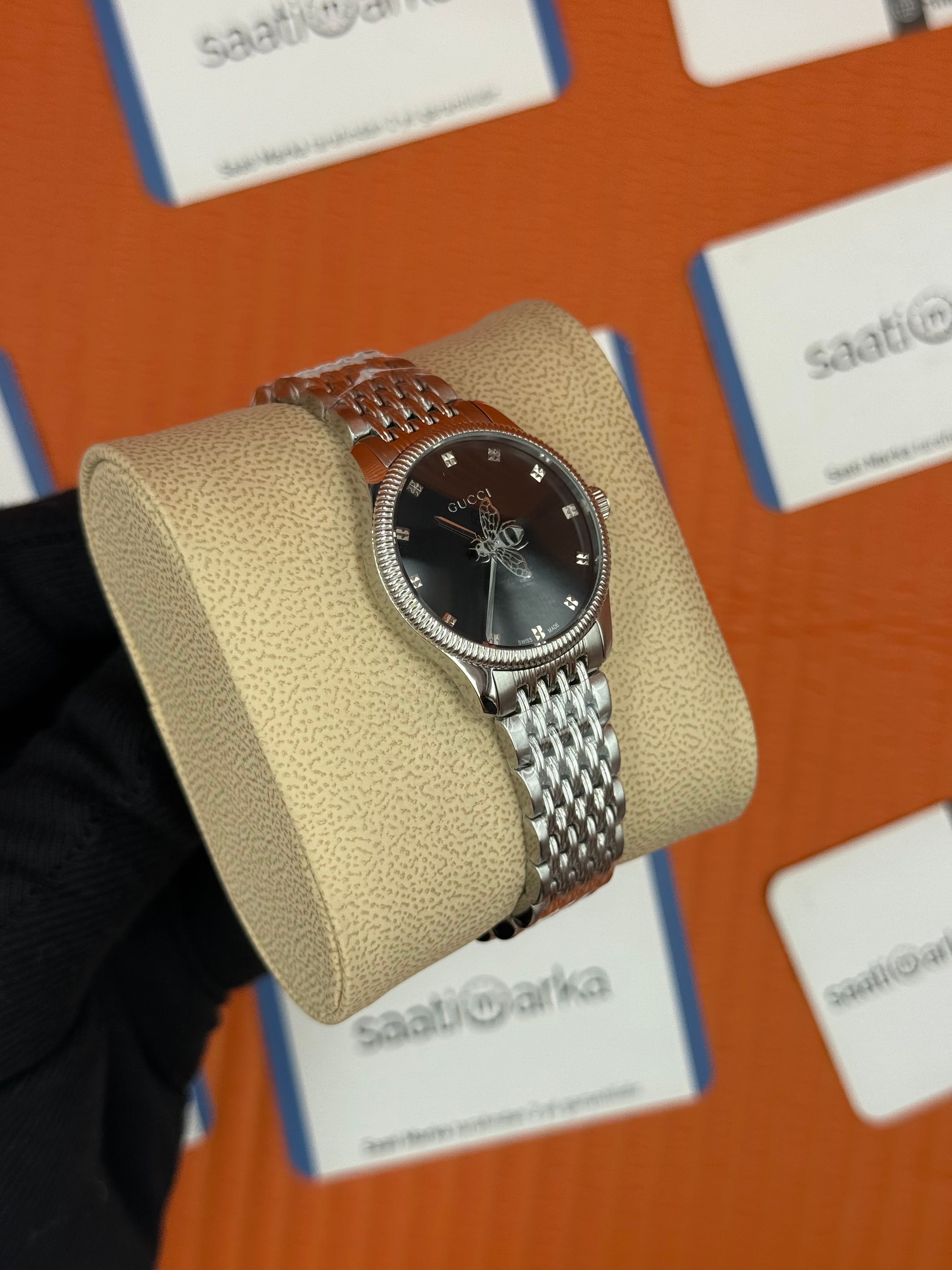 GUCCI YA126502 siyah kadran silver kasa kordon kadın kol saati