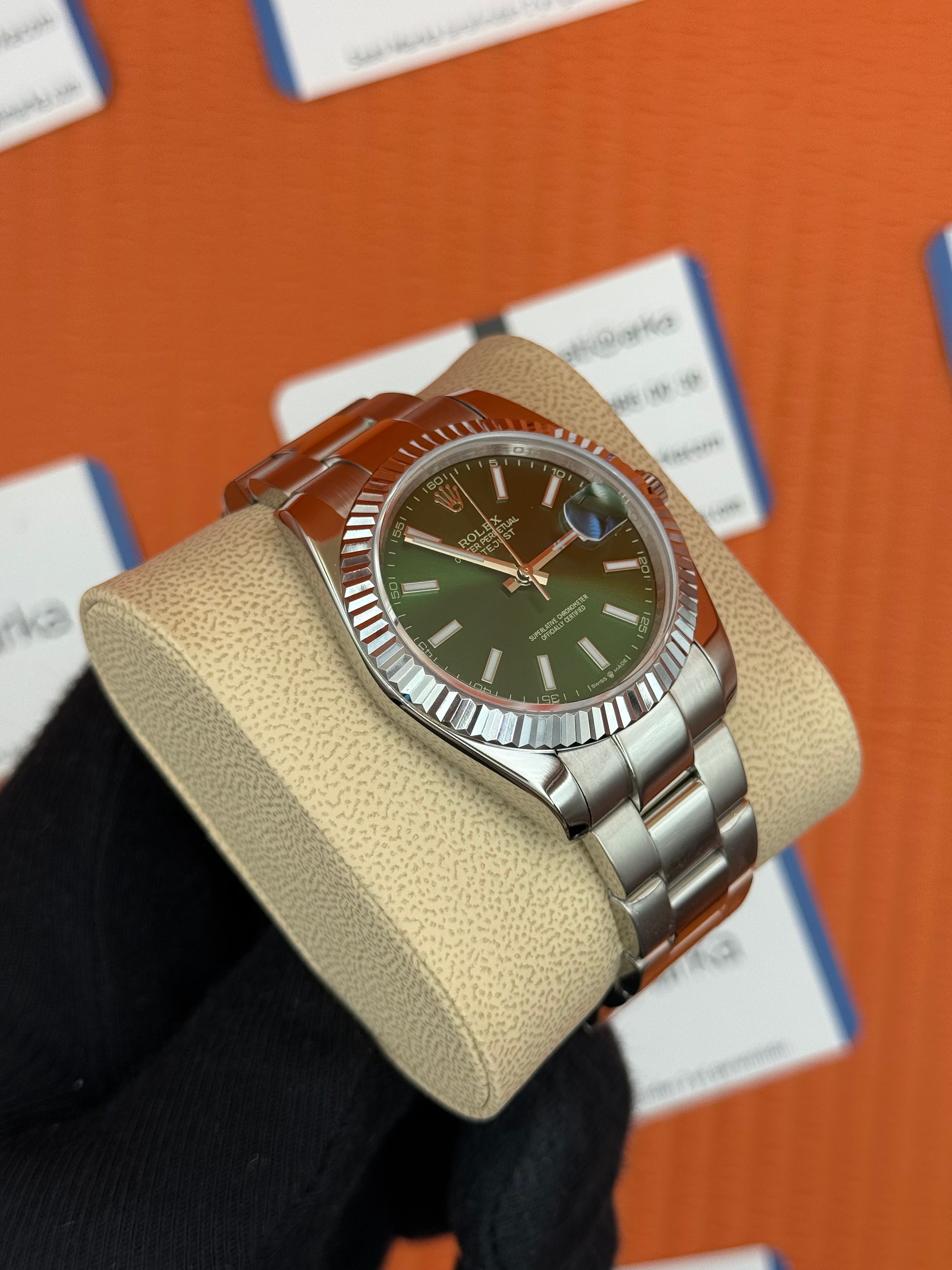 ROLEX Datejust green dial silver oyster kordon