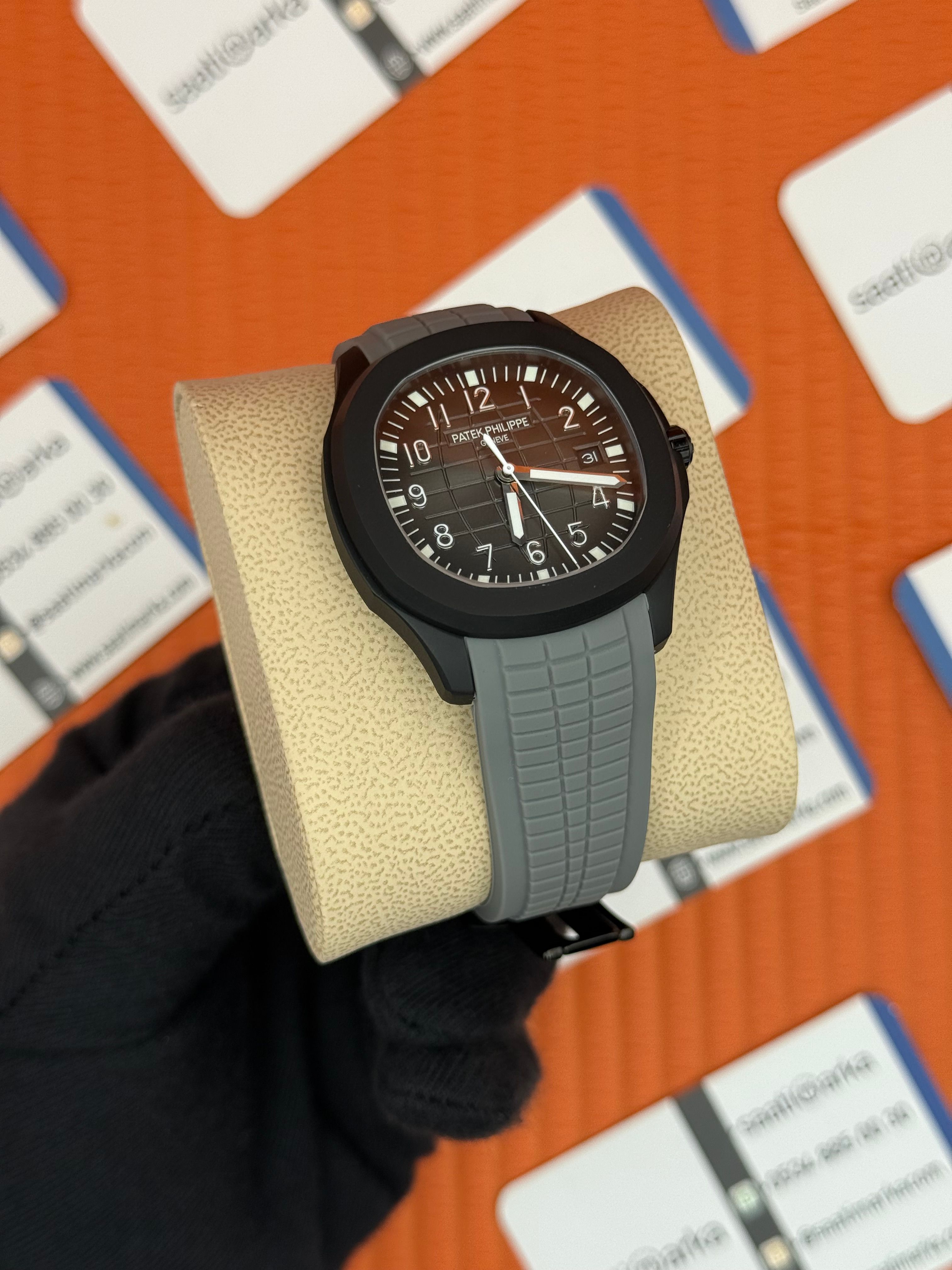 PATEK PHILIPPE AQUANAUT GRİ KAUÇUK KORDON SİYAH KADRAN-KASA 