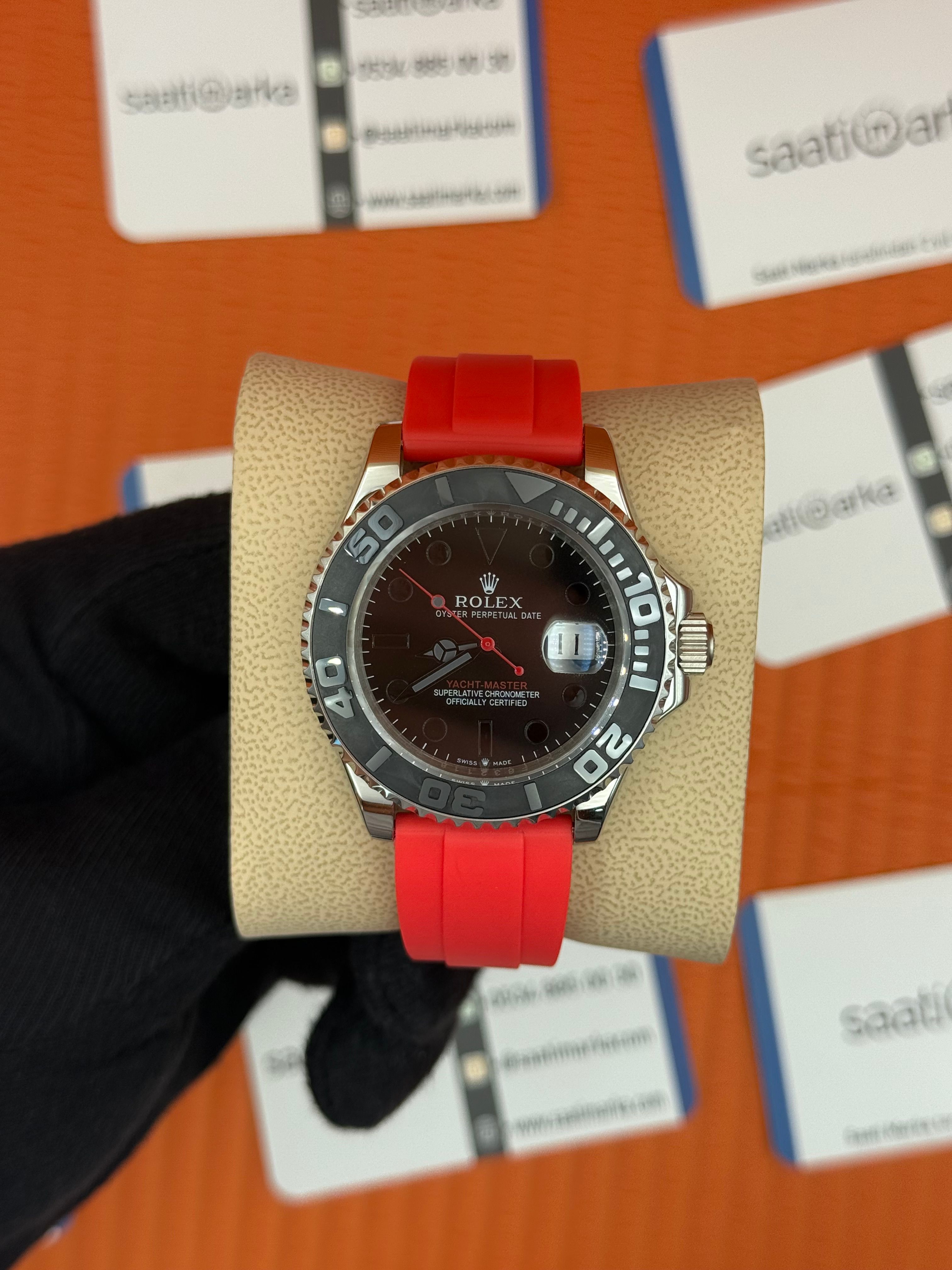 ROLEX Yacht Master black dial kırmızı kauçuk kordon