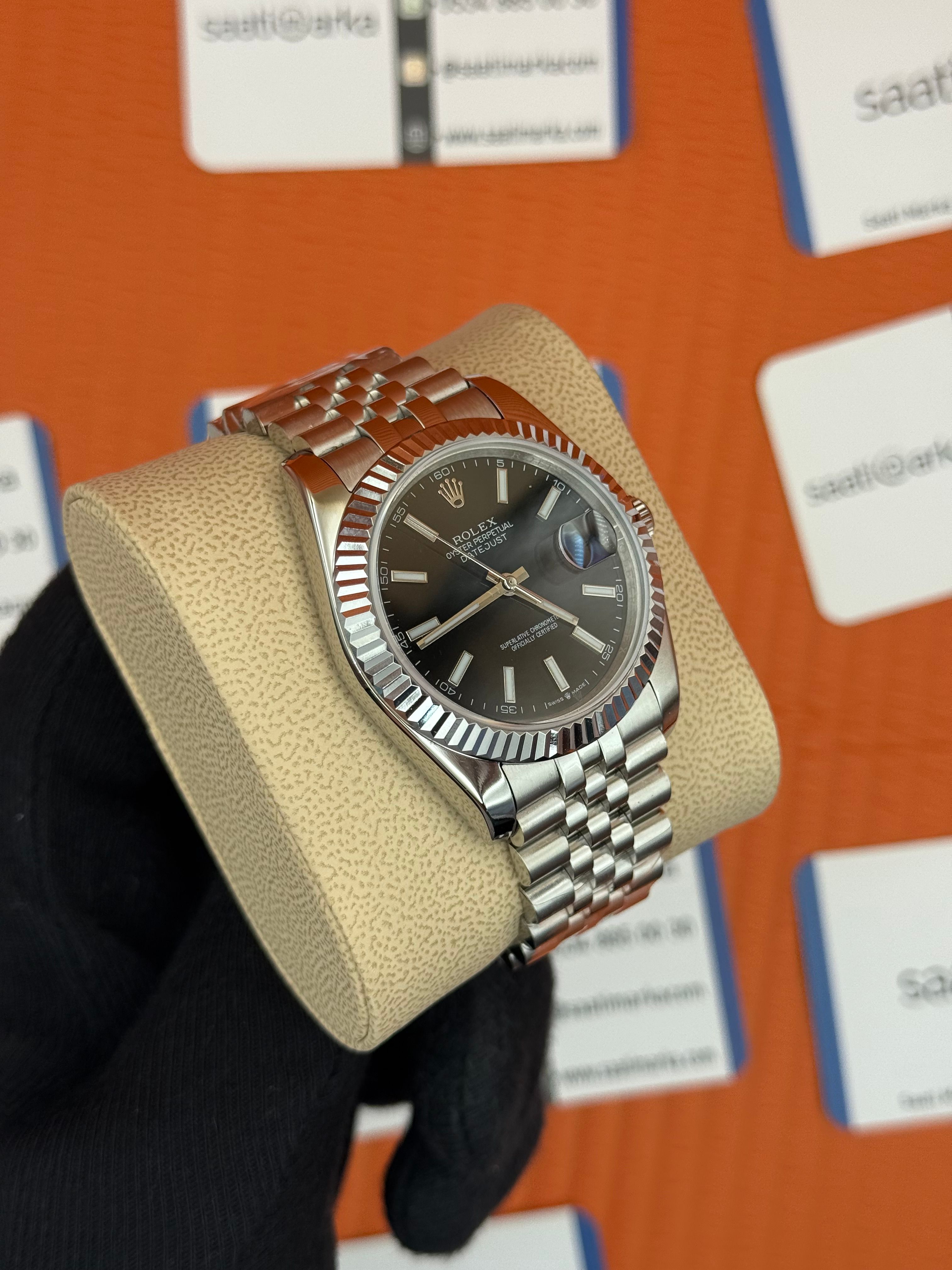 ROLEX Datejust black dial silver jubilee kordon