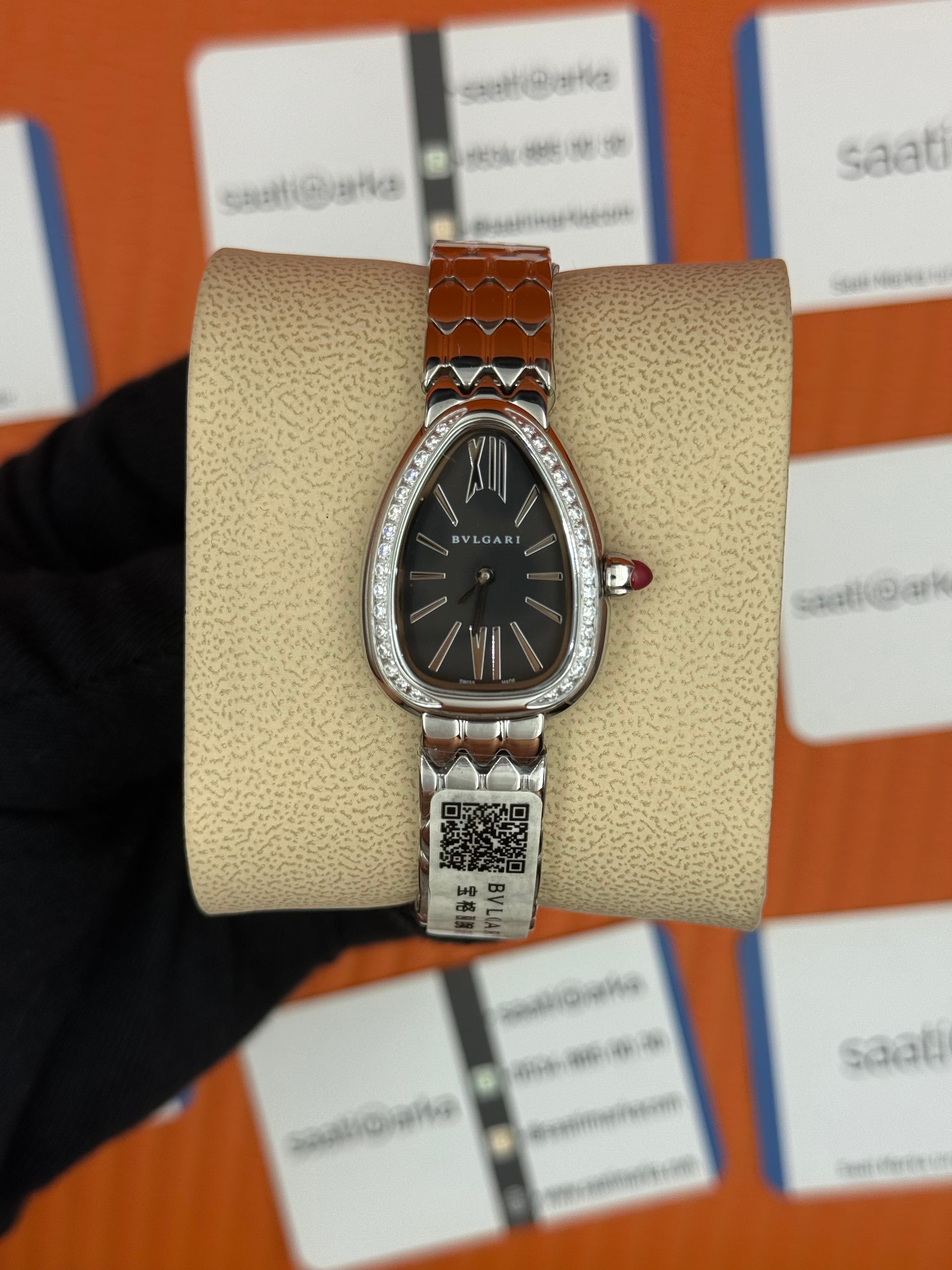 BVLGARİ serpenti seduttori taşlı bezel siyah kadran silver kasa kordon kadın kol saati