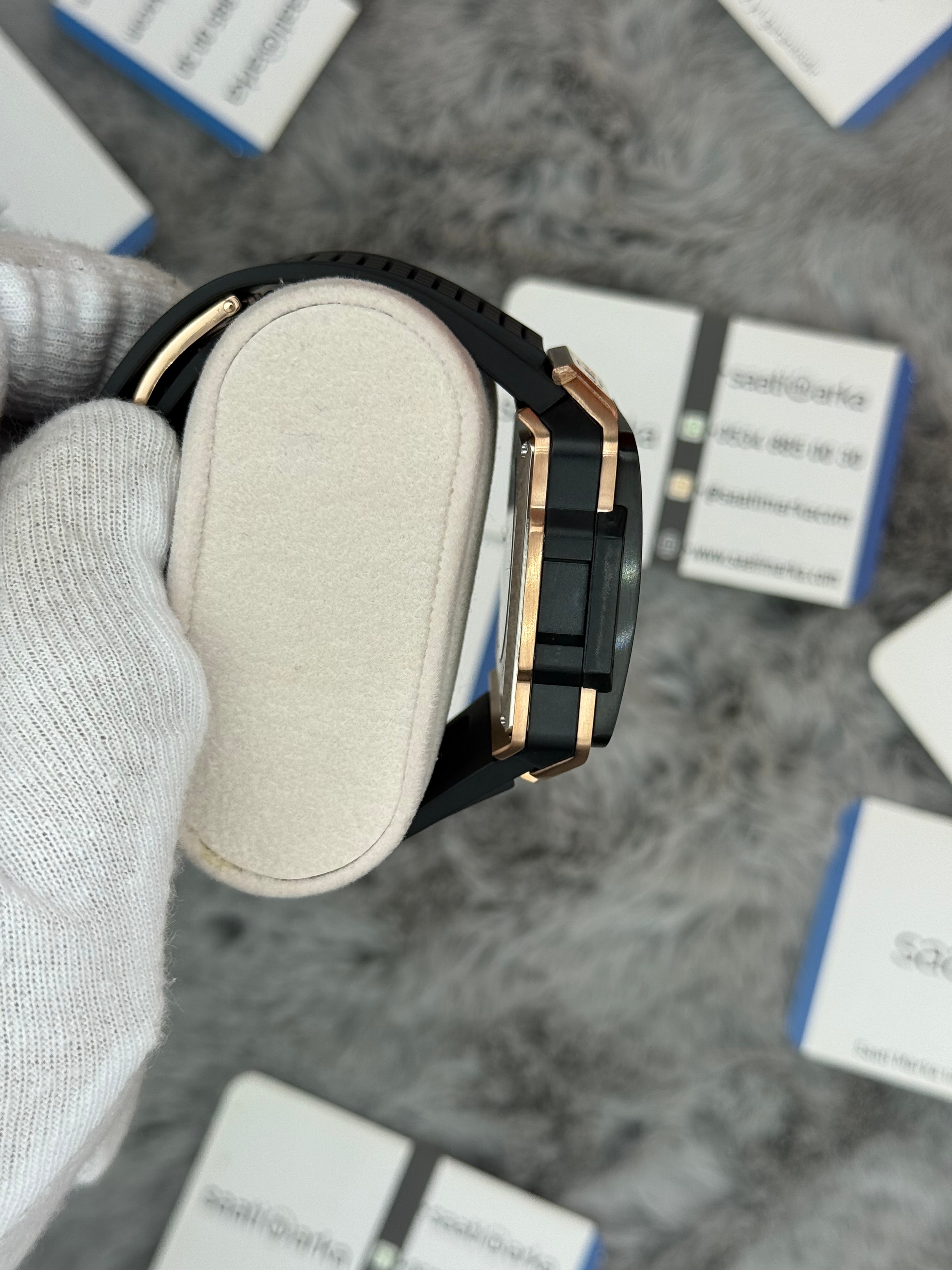 HUBLOT square bang tourbillon 42mm rose kasa siyah bezel siyah kauçuk kordon erkek kol saati