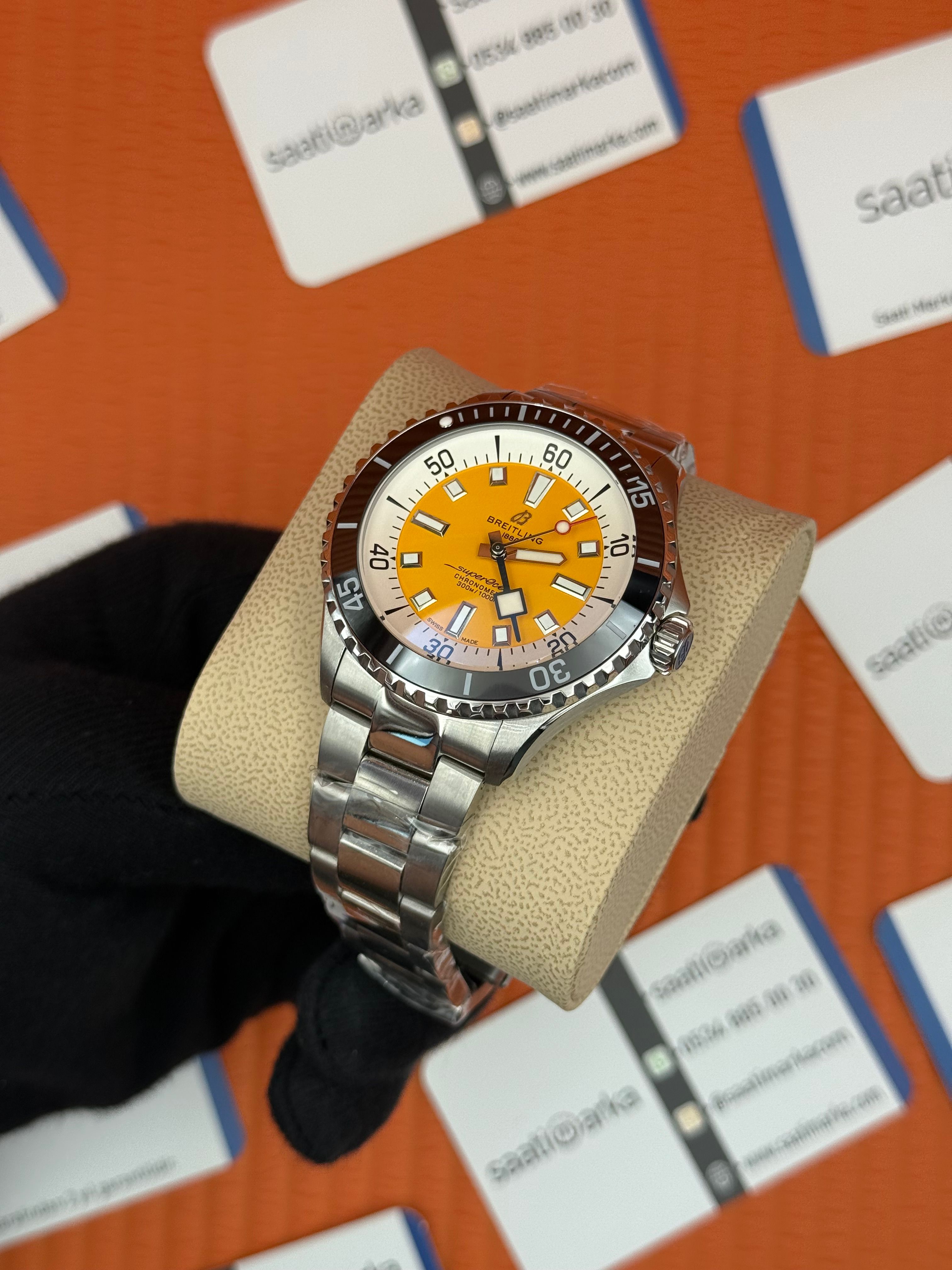 BREITLING Superocean çelik kasa kordon saro kadran