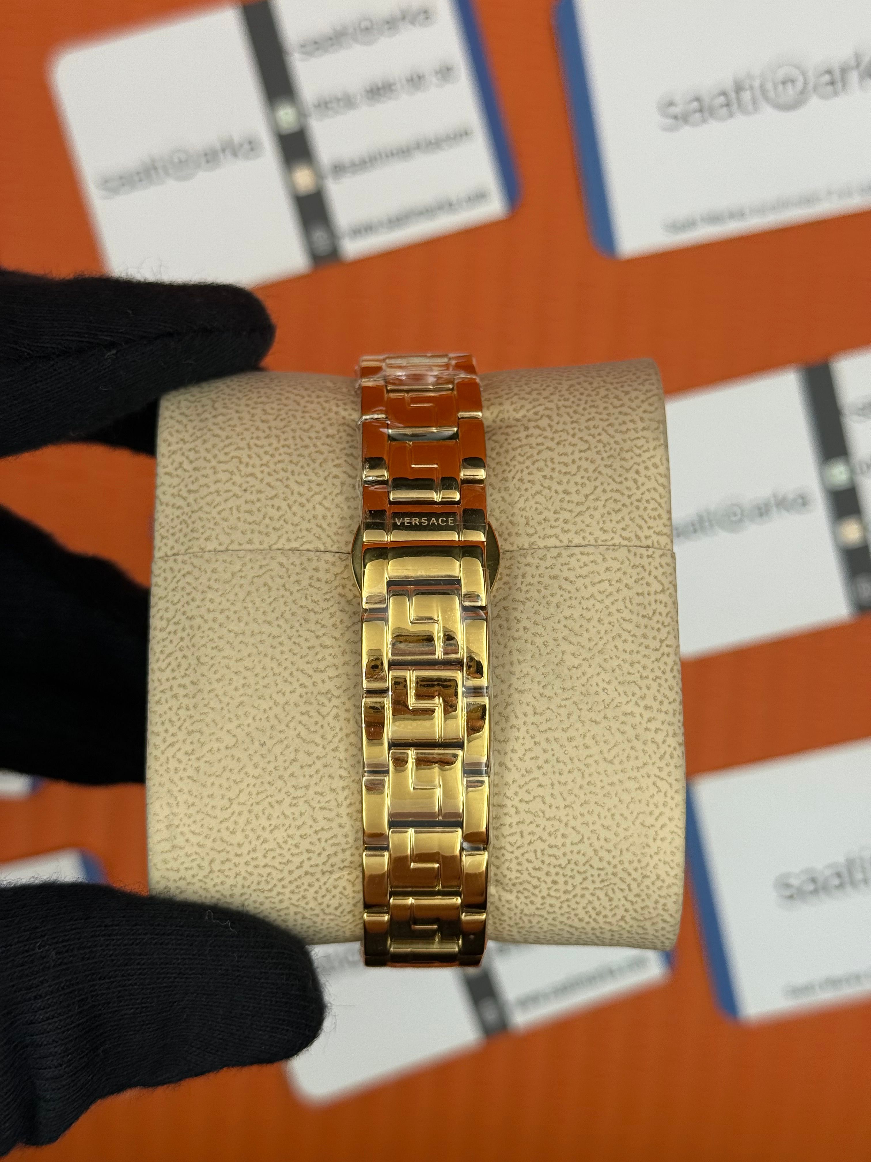 VERSACE siyah kadran gold kasa kordon kadın kol saati
