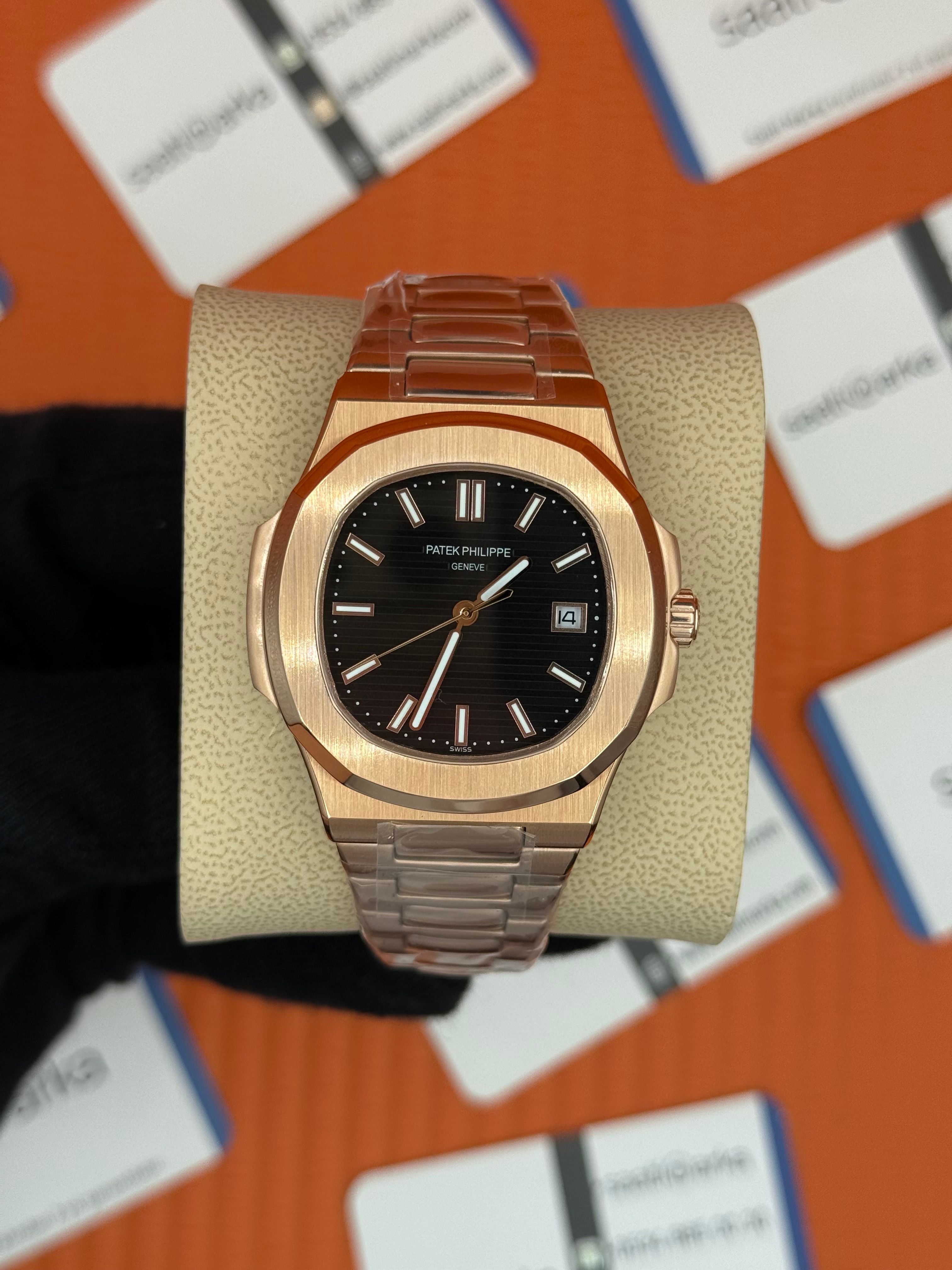 PATEK PHILIPPE NAUTİLUS SİYAH KADRAN ROSE KASA KORDON 