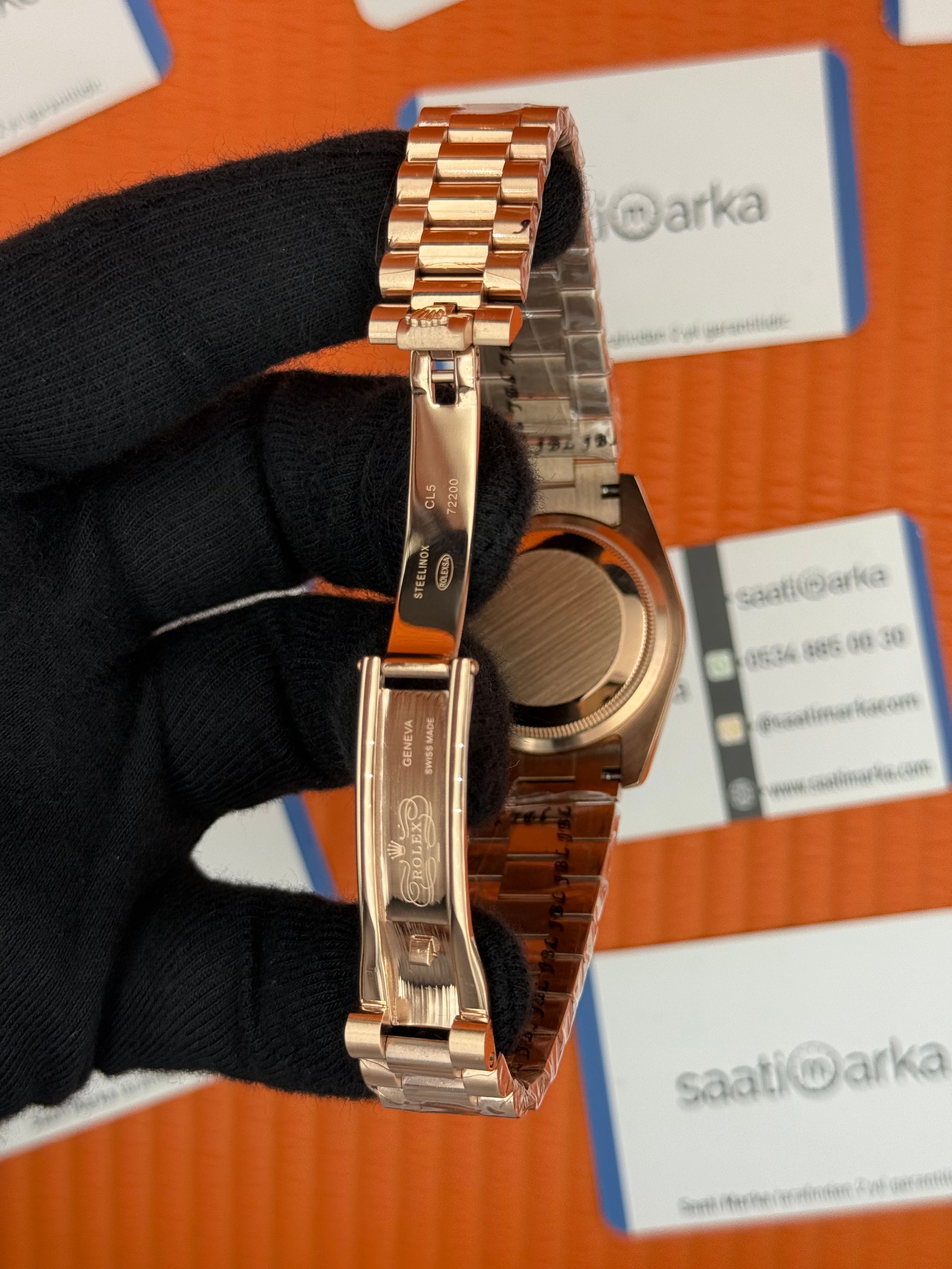 ROLEX day date 36mm yeşil roma rakamlı kadran rose kasa-kordon president 