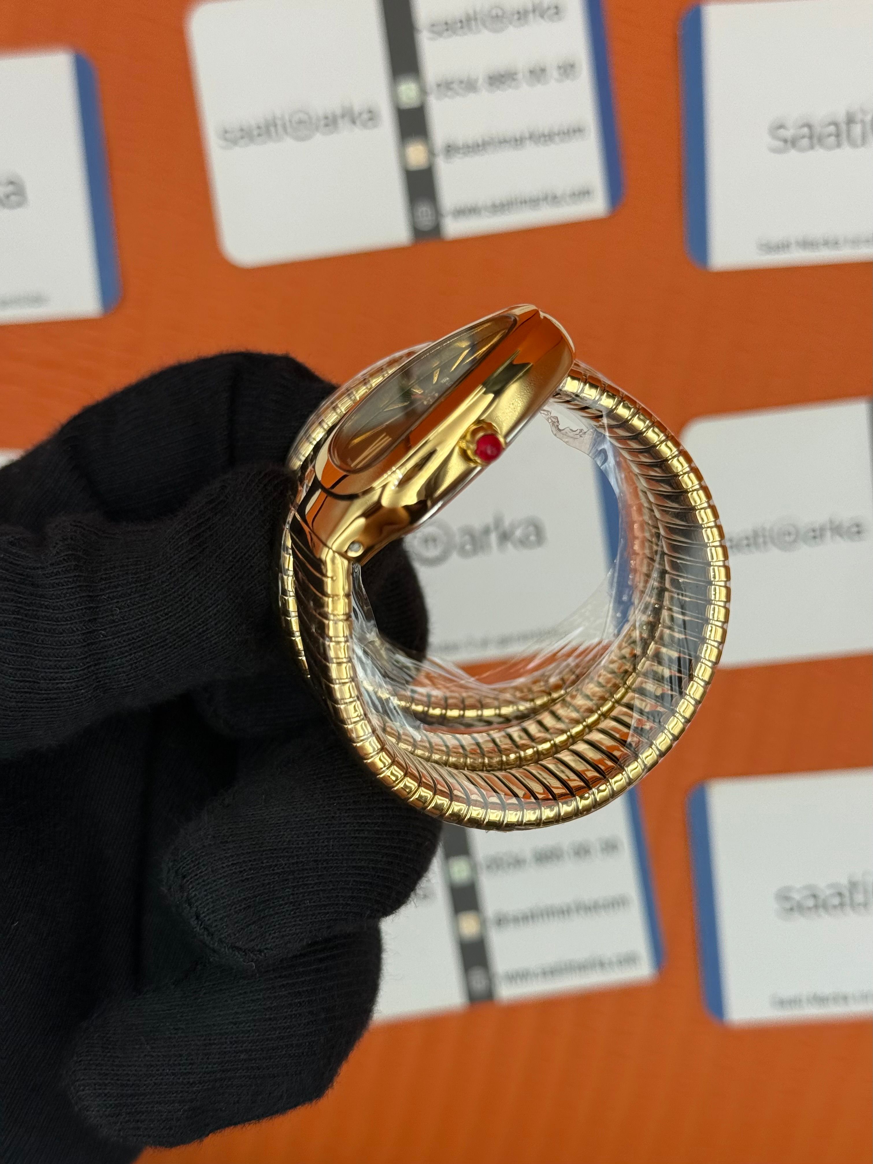 BVLGARİ serpenti çift sarma gold kordon yeşil kadran kadın kol saati