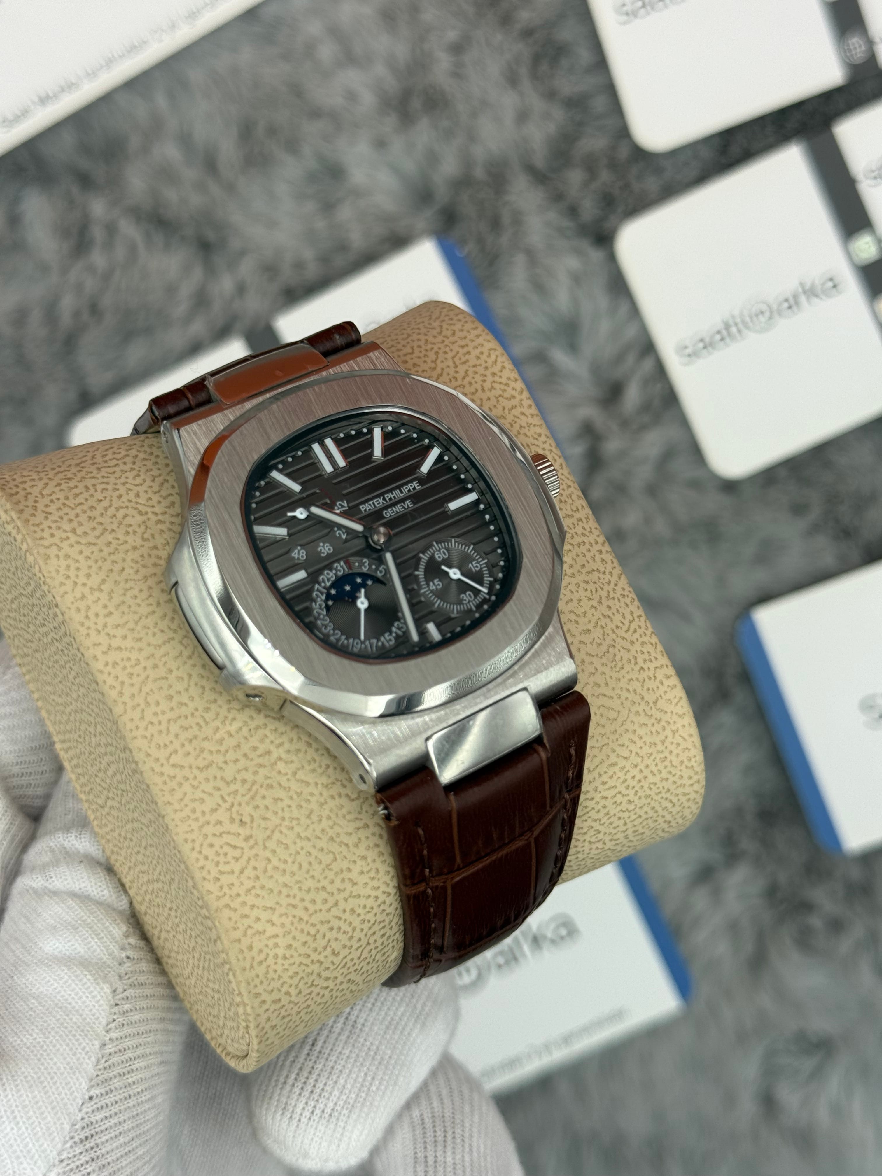 PATEK PHİLİPPE nautilus moontphase 5712 gri kadran kahverengi deri kordon silver kasa 40mm erkek kol saati