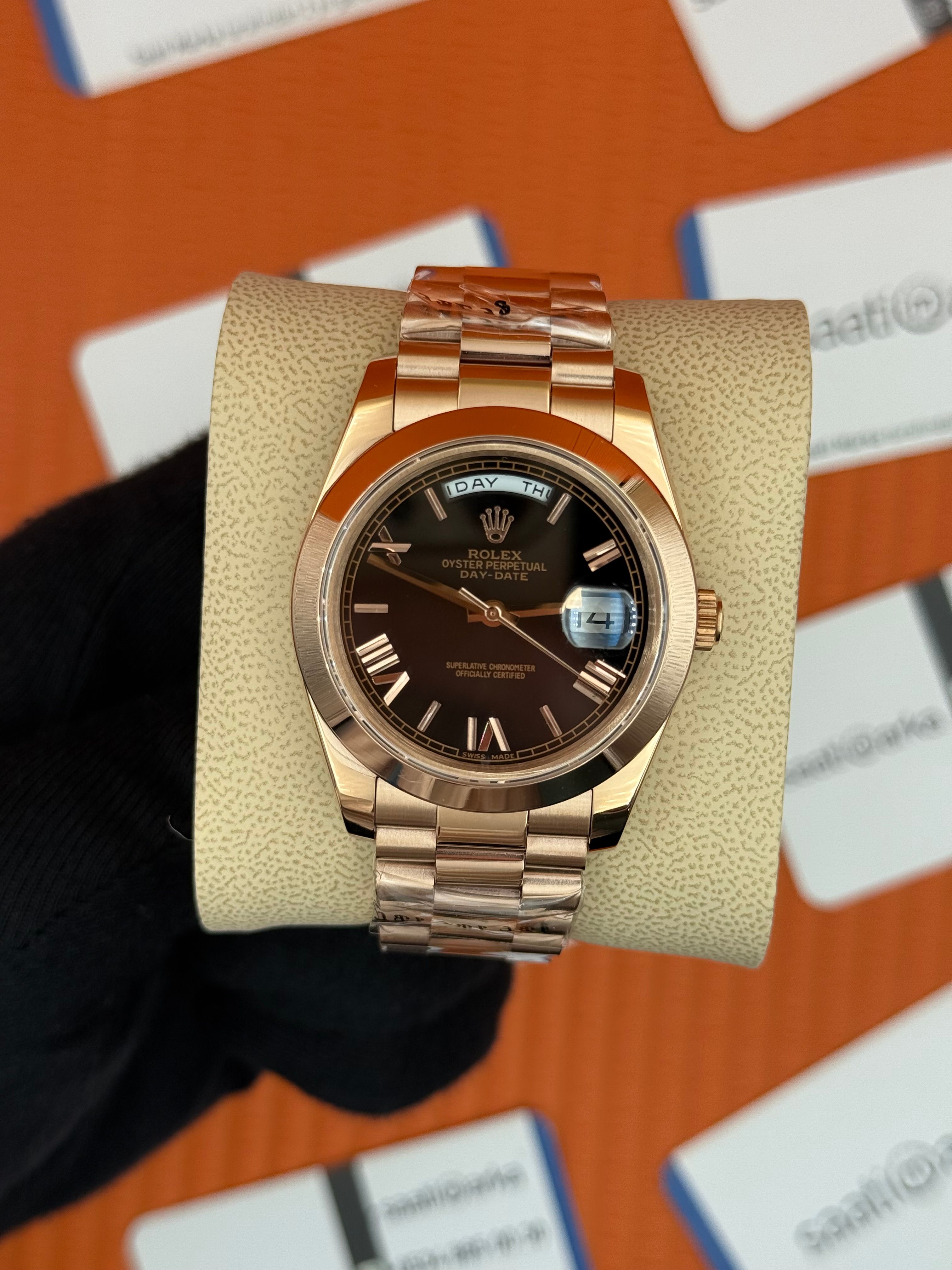ROLEX Day Date roma rakamlı siyah kadran rose kasa-kordon oyster