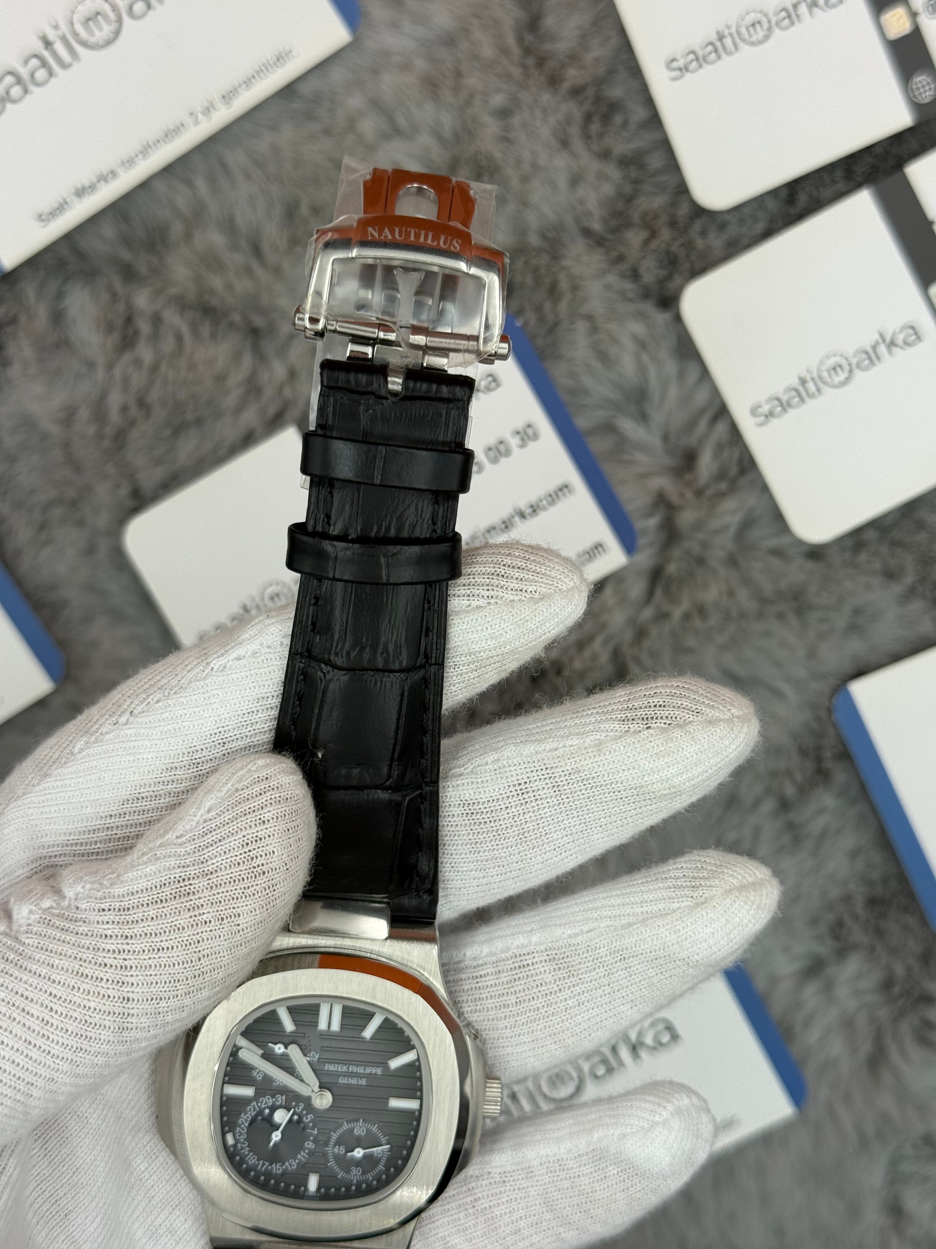 PATEK PHİLİPPE nautilus moontphase 5712 gri kadran siyah deri kordon silver kasa 40mm erkek kol saati