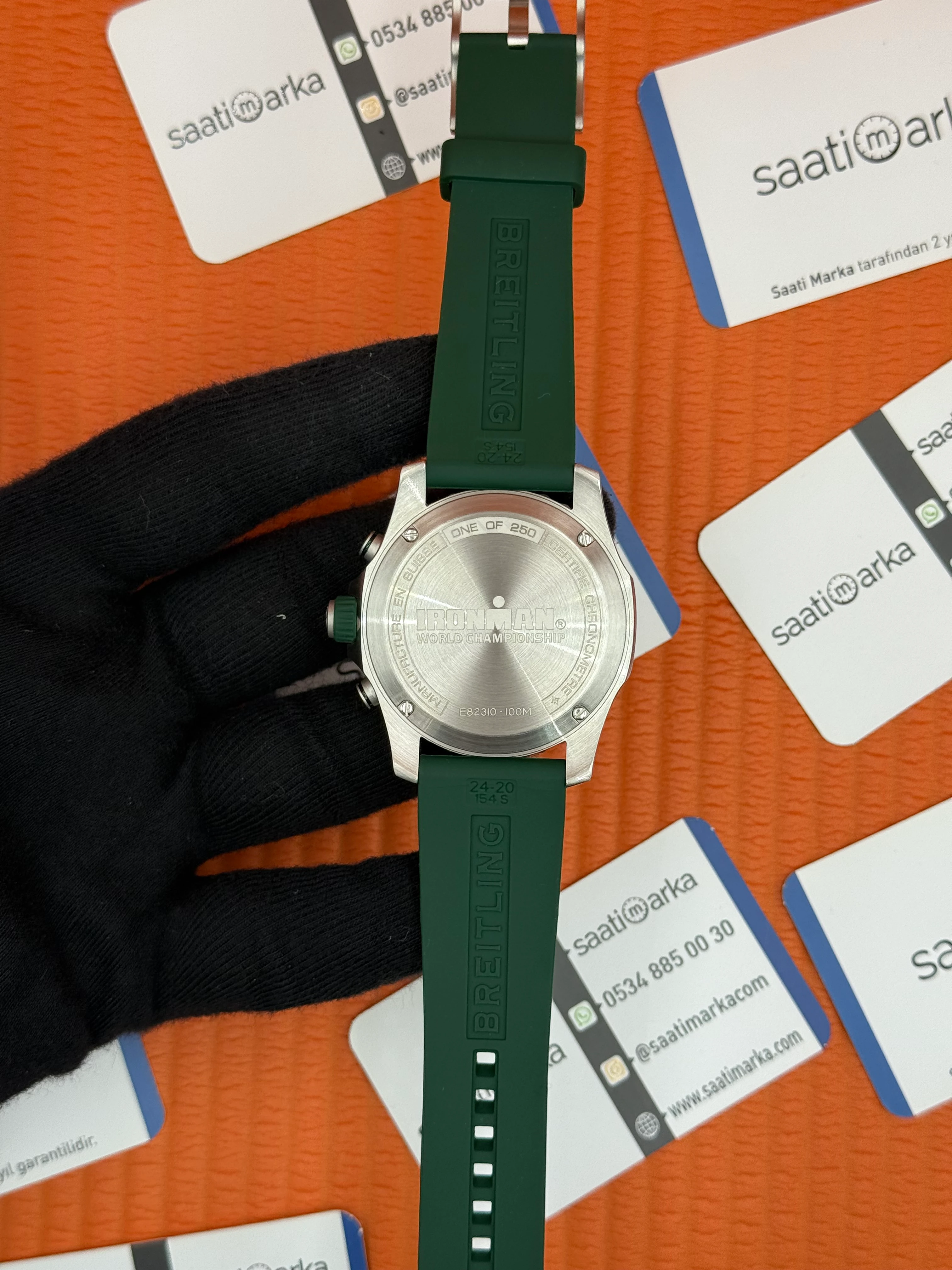 BREITLING Endurnace yeşil kauçuk kordon siyah kadran çelik kasa