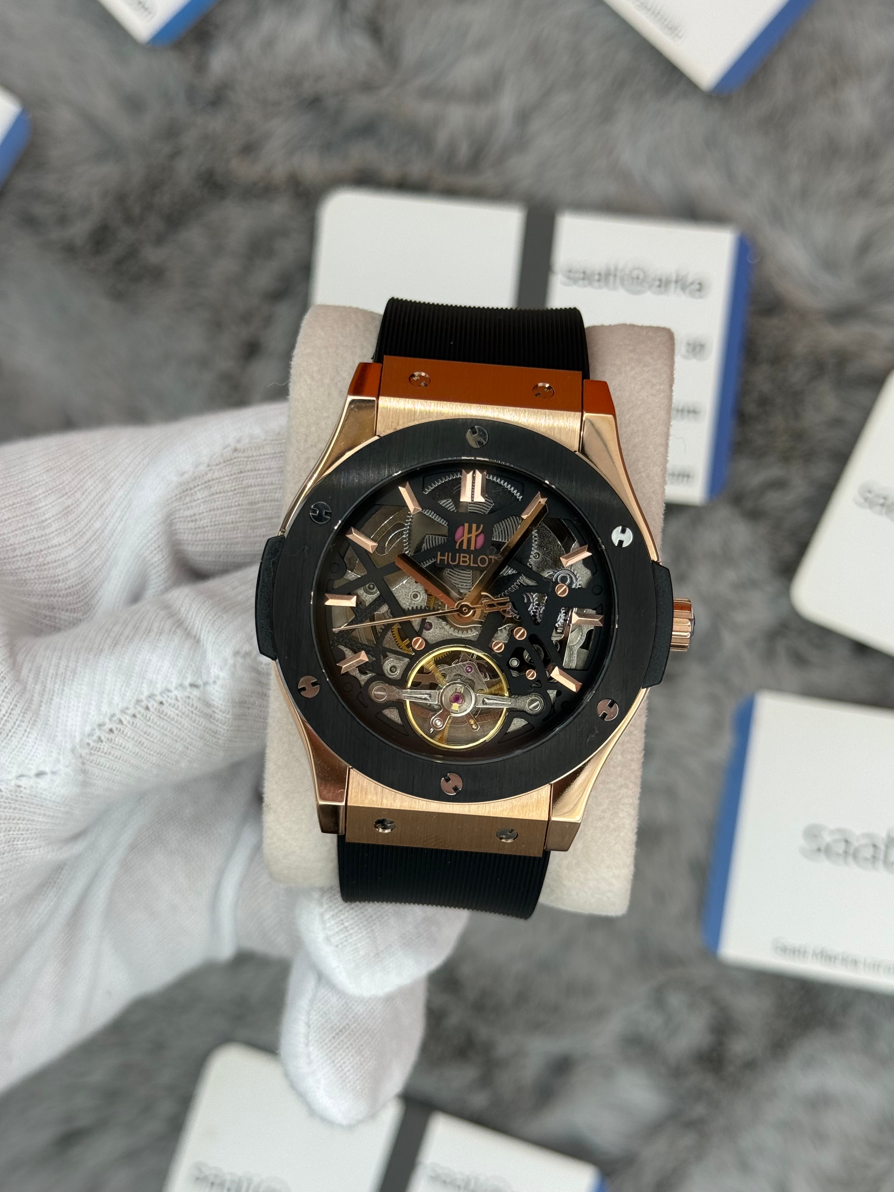 HUBLOT big bang tourbillon 41mm rose kasa kauçuk siyah kordon erkek kol saati
