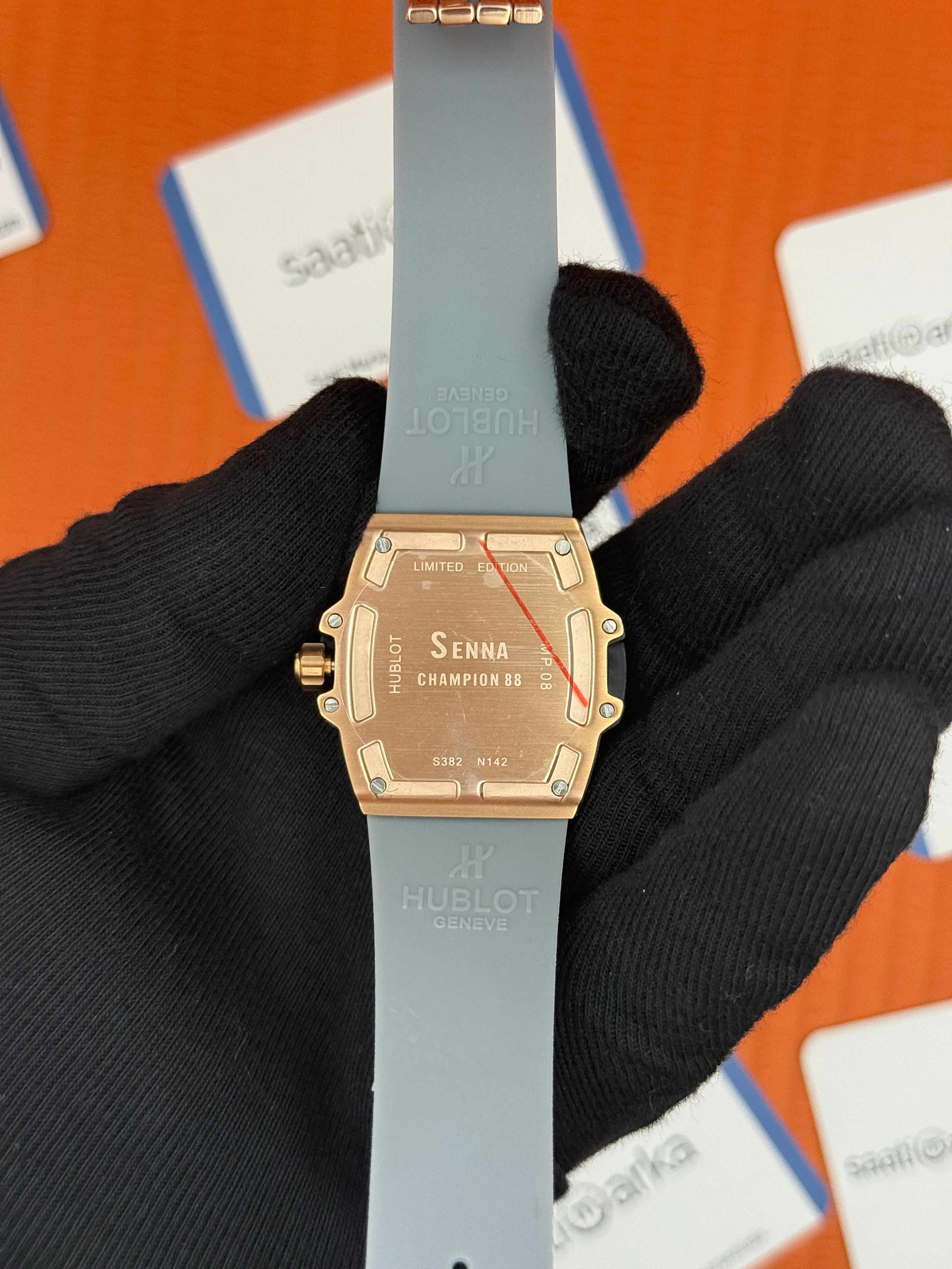 HUBLOT taşlı bezel rose kasa gri kadran gri kauçuk kordon kadın kol saati