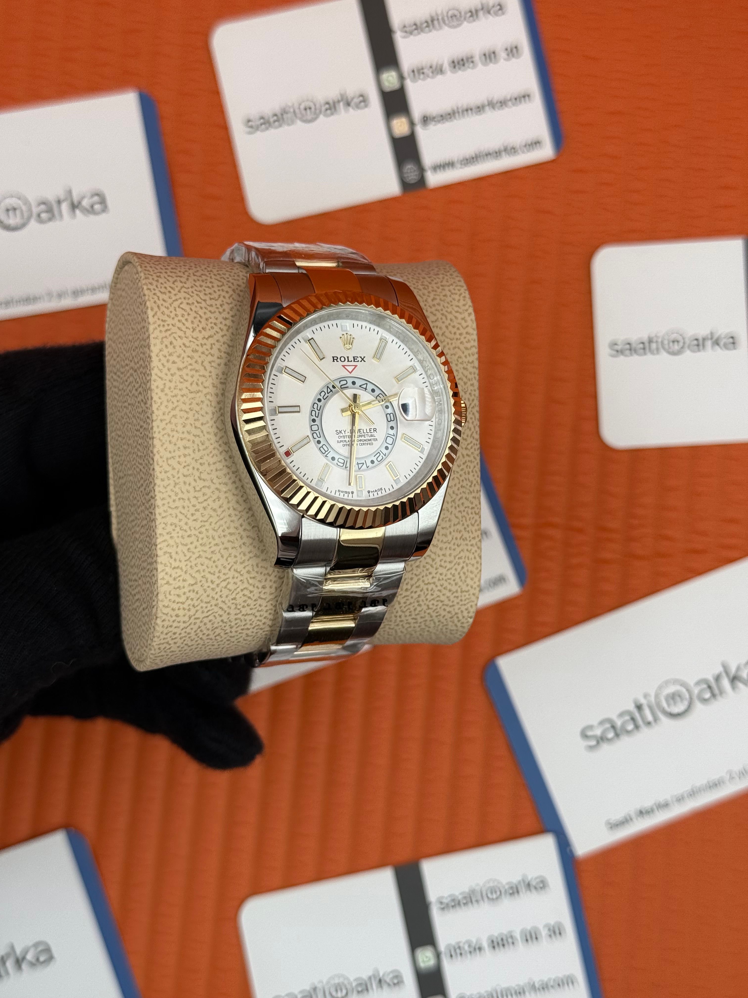 ROLEX Sky Dweller white dial oyster kordon gold silver kasa-kordon