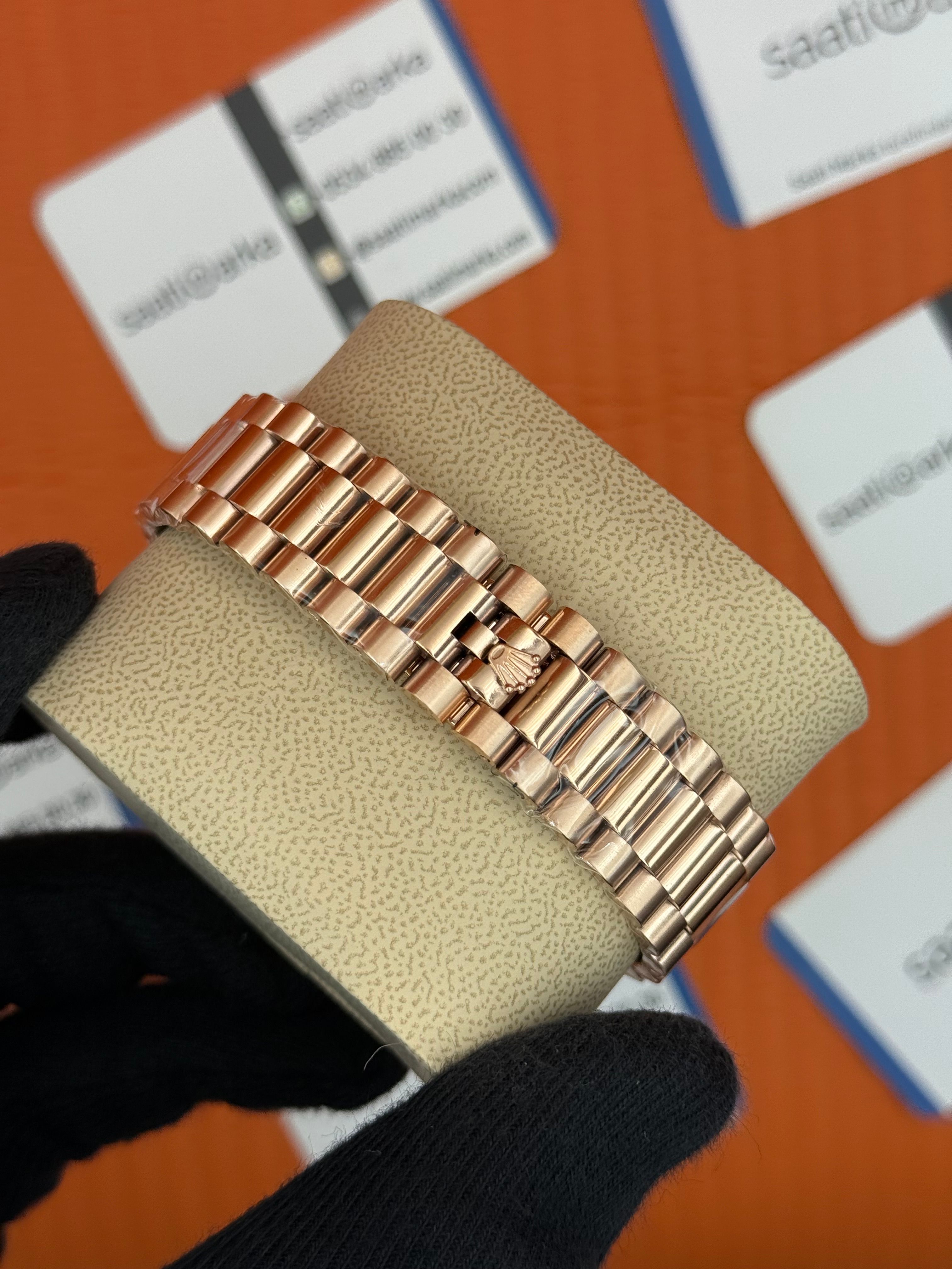 ROLEX Day Date baget taşlı beyaz kadran rose kasa-kordon oyster