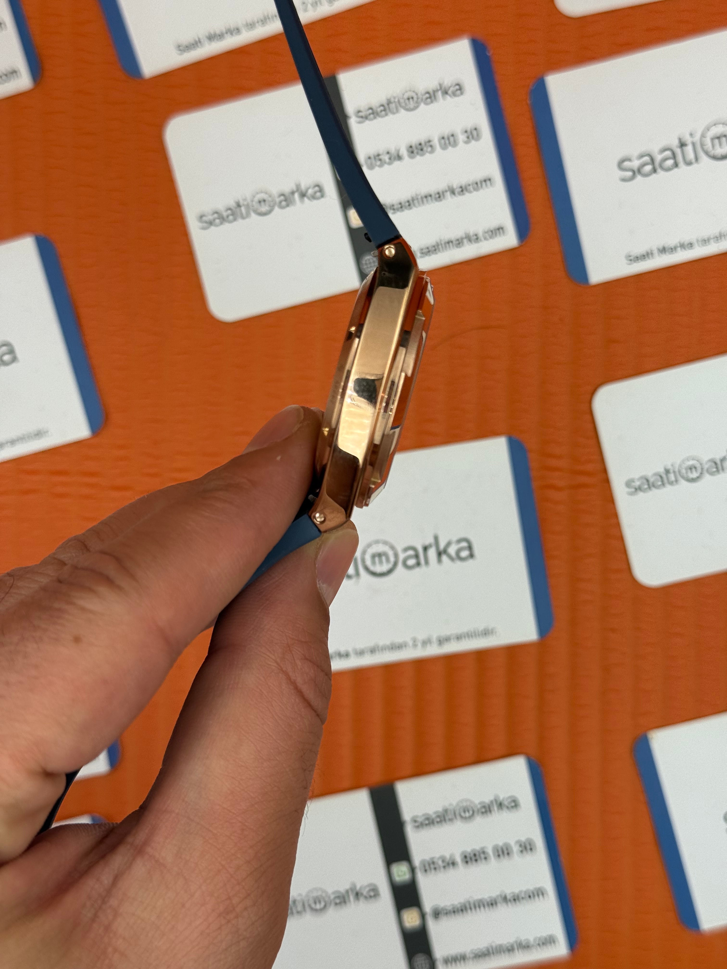 VACHERON CONSTANTIN overseas chronograph mavi kadran rose kasa mavi kauçuk kordon erkek kol saati