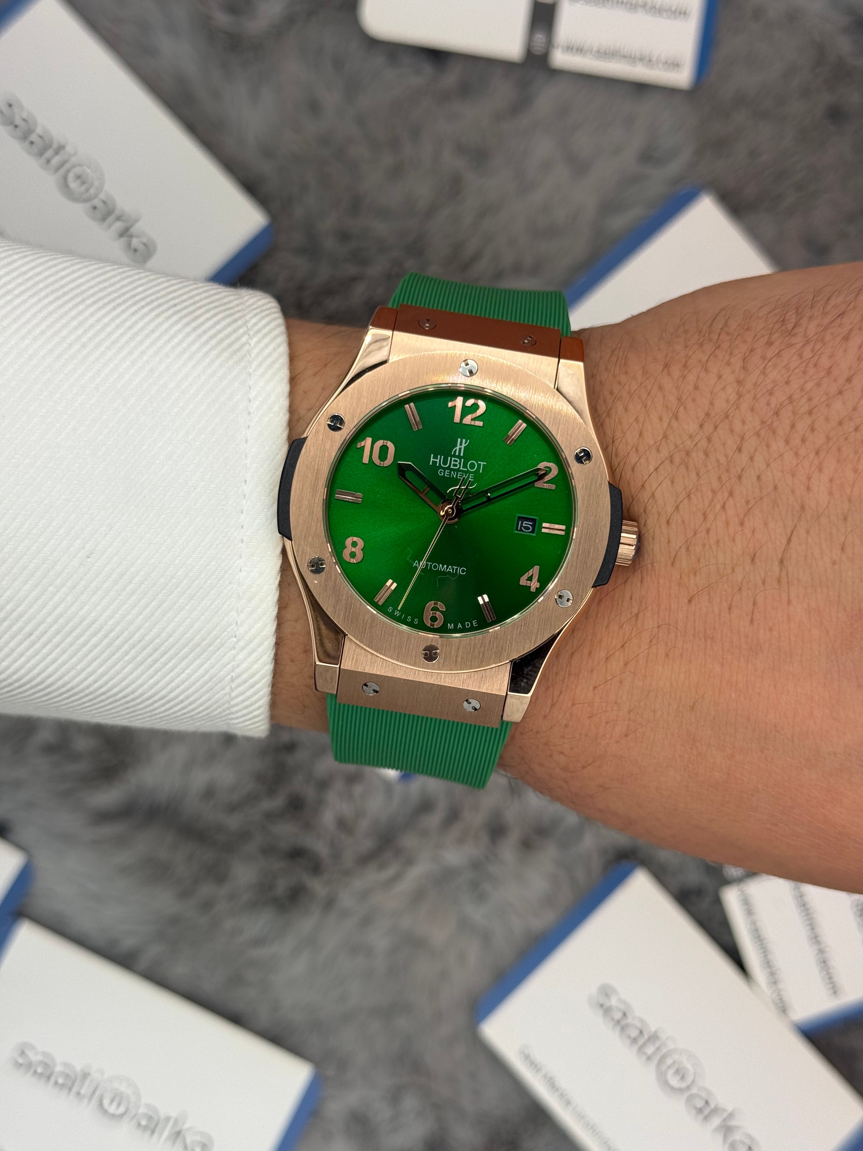 HUBLOT vendome 41mm rose kasa yeşil kadran yeşil kauçuk kordon erkek kol saati