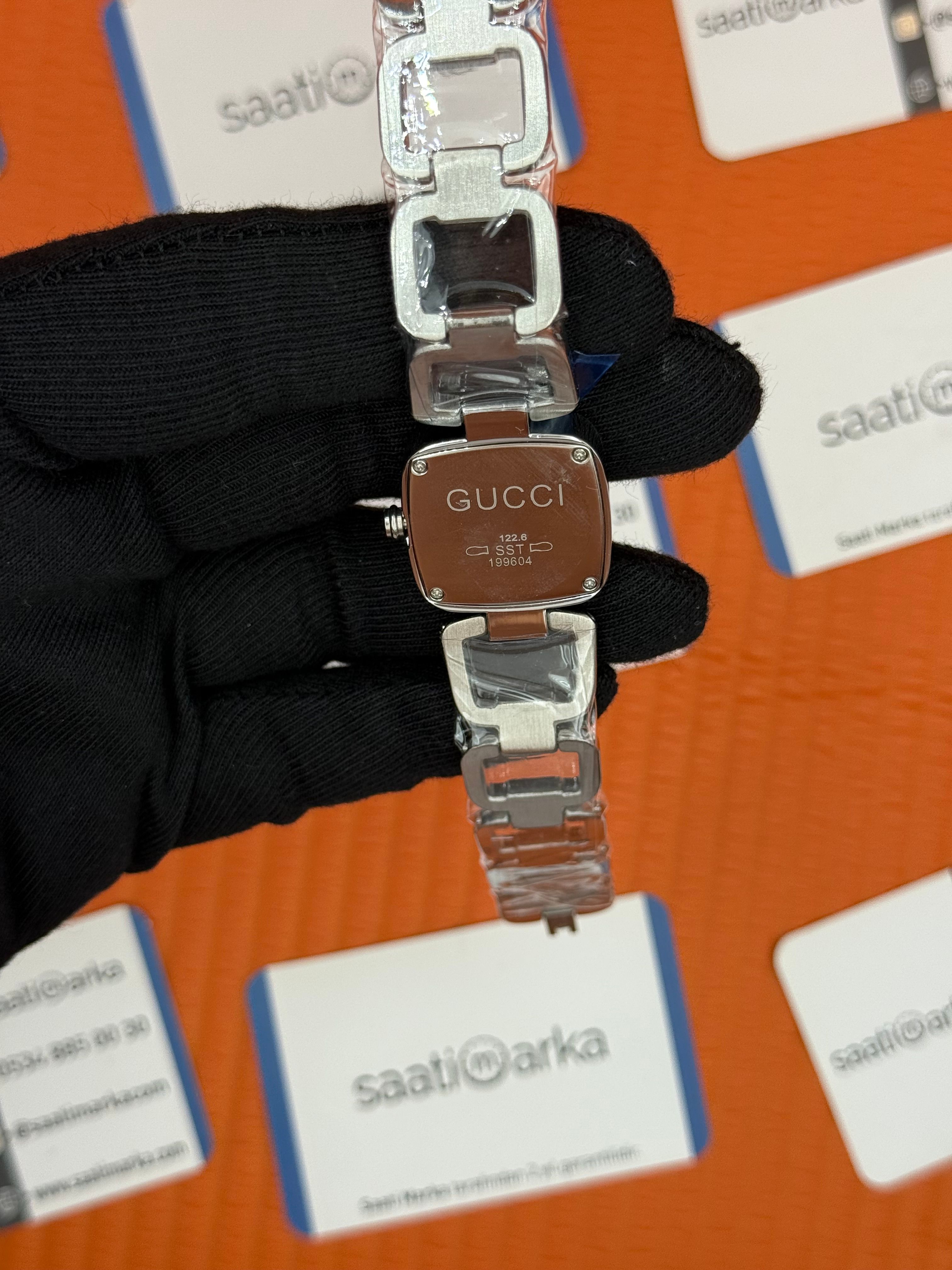 GUCCI YA 126455 beyaz kadran silver kasa kordon kadın kol saati