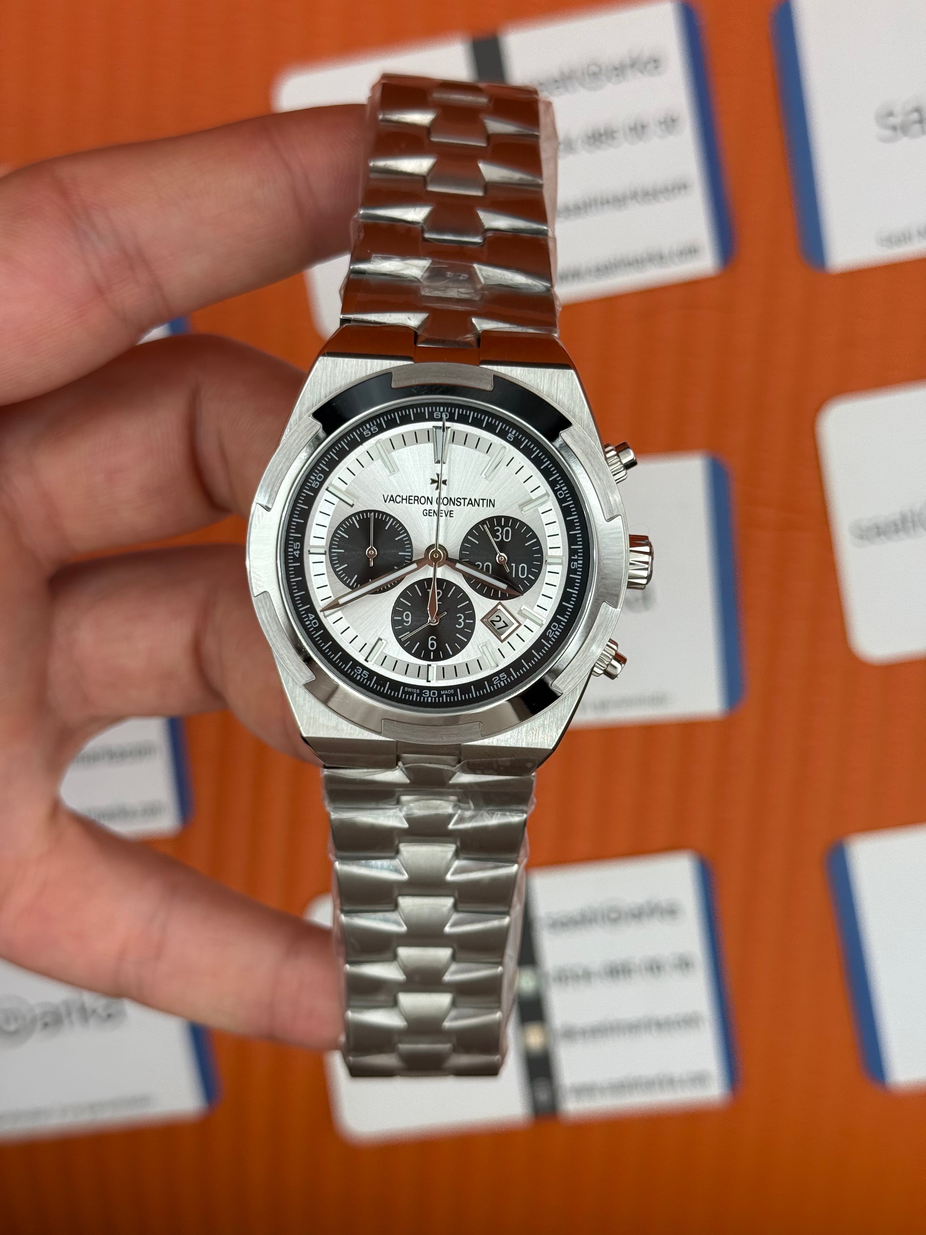 VACHERON CONSTANTIN overseas chronograph beyaz kadran silver kasa kordon erkek kol saati