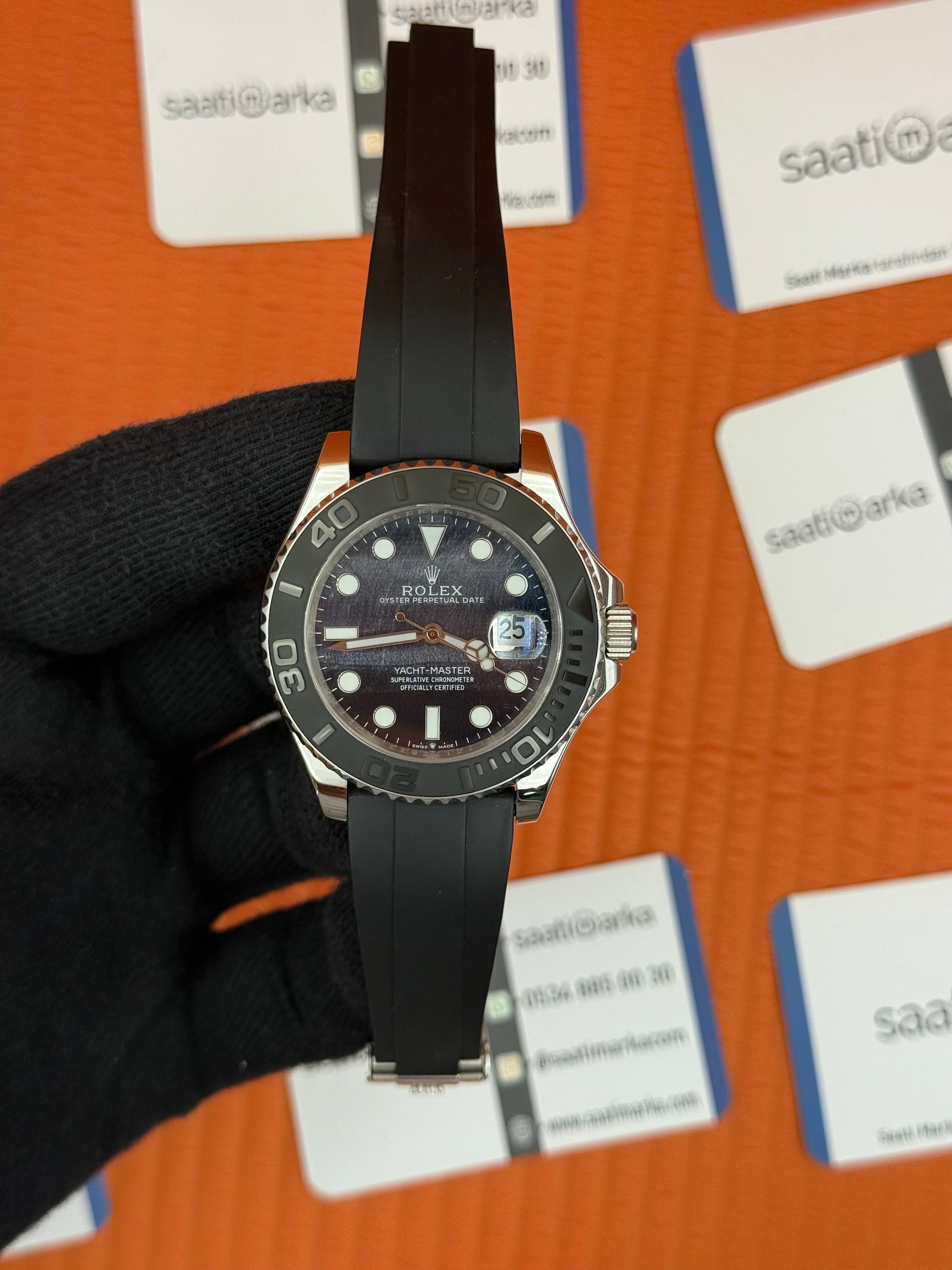 ROLEX Yacht Master desenli lacivert kadran siyah kauçuk kordon