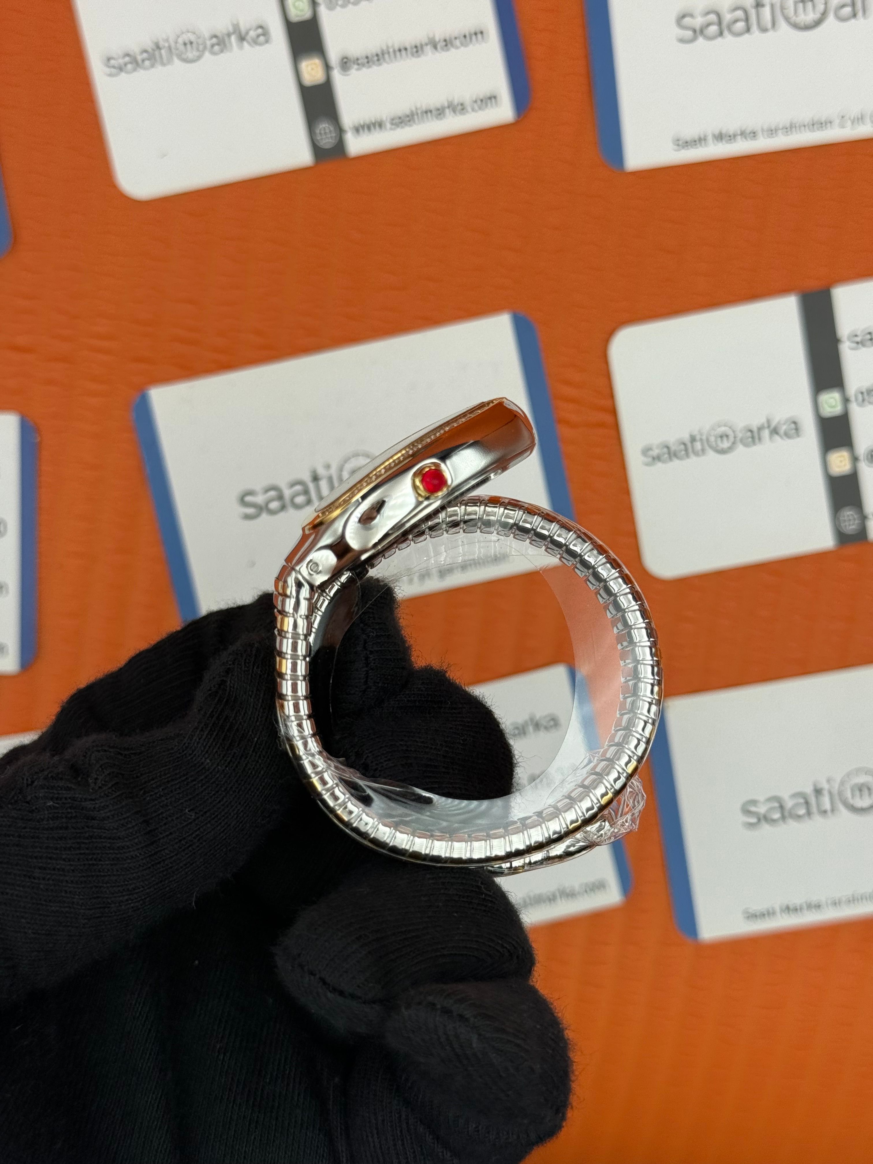 BVLGARİ serpenti tek sarma gold silver kordon taşlı bezel siyah kadran kadın kol saati