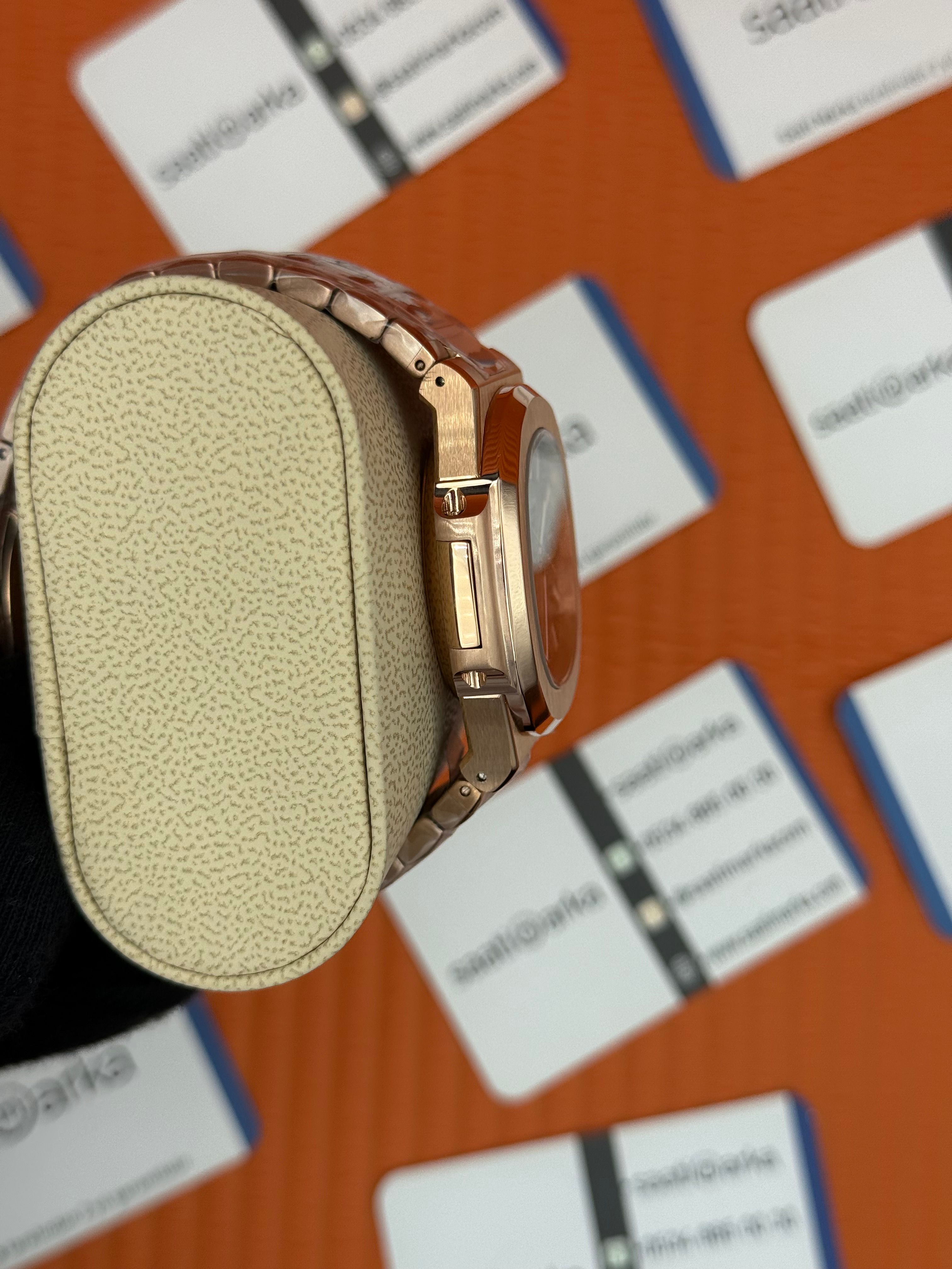 PATEK PHILIPPE NAUTİLUS SİYAH KADRAN ROSE KASA KORDON 