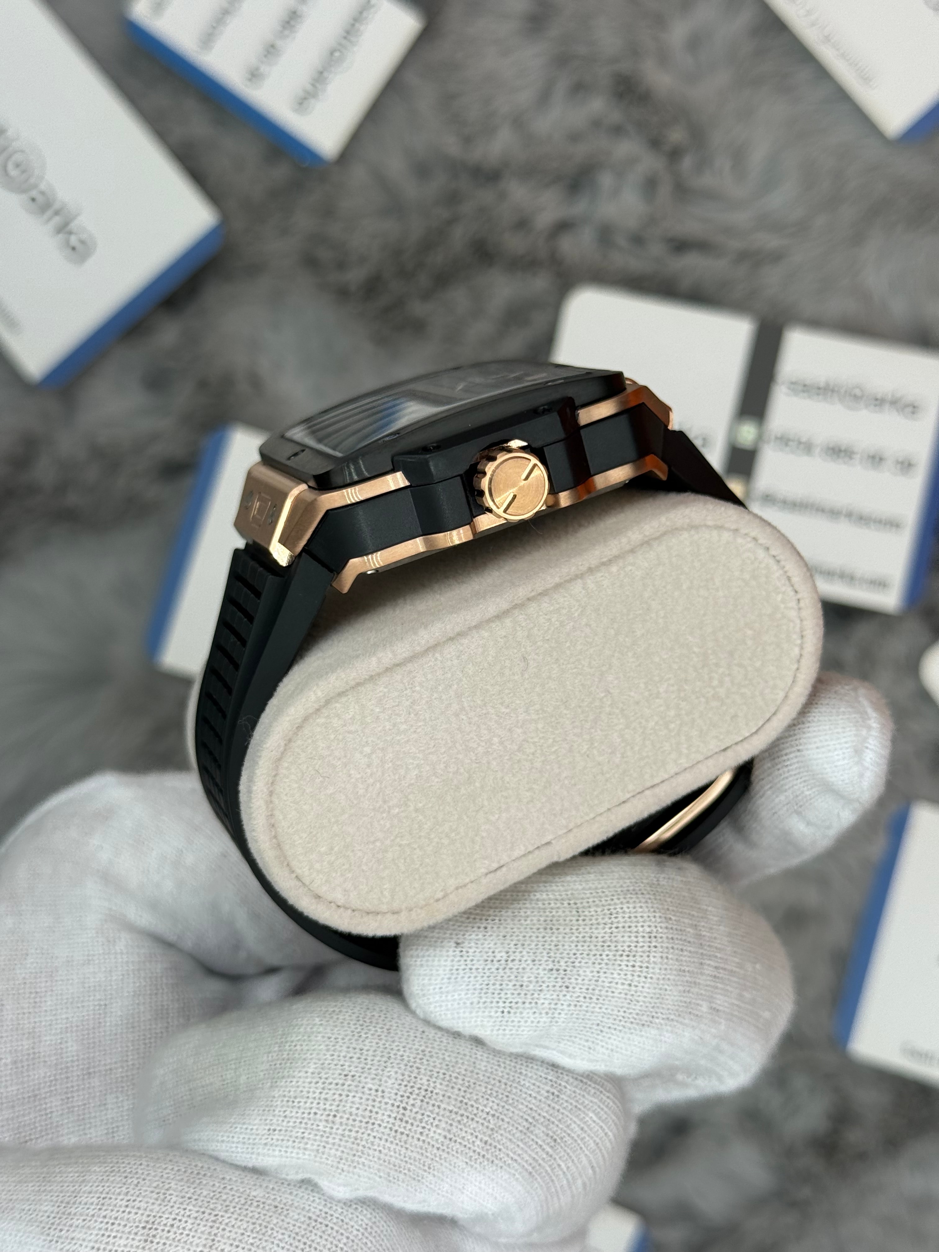 HUBLOT square bang tourbillon 42mm rose kasa siyah bezel siyah kauçuk kordon erkek kol saati