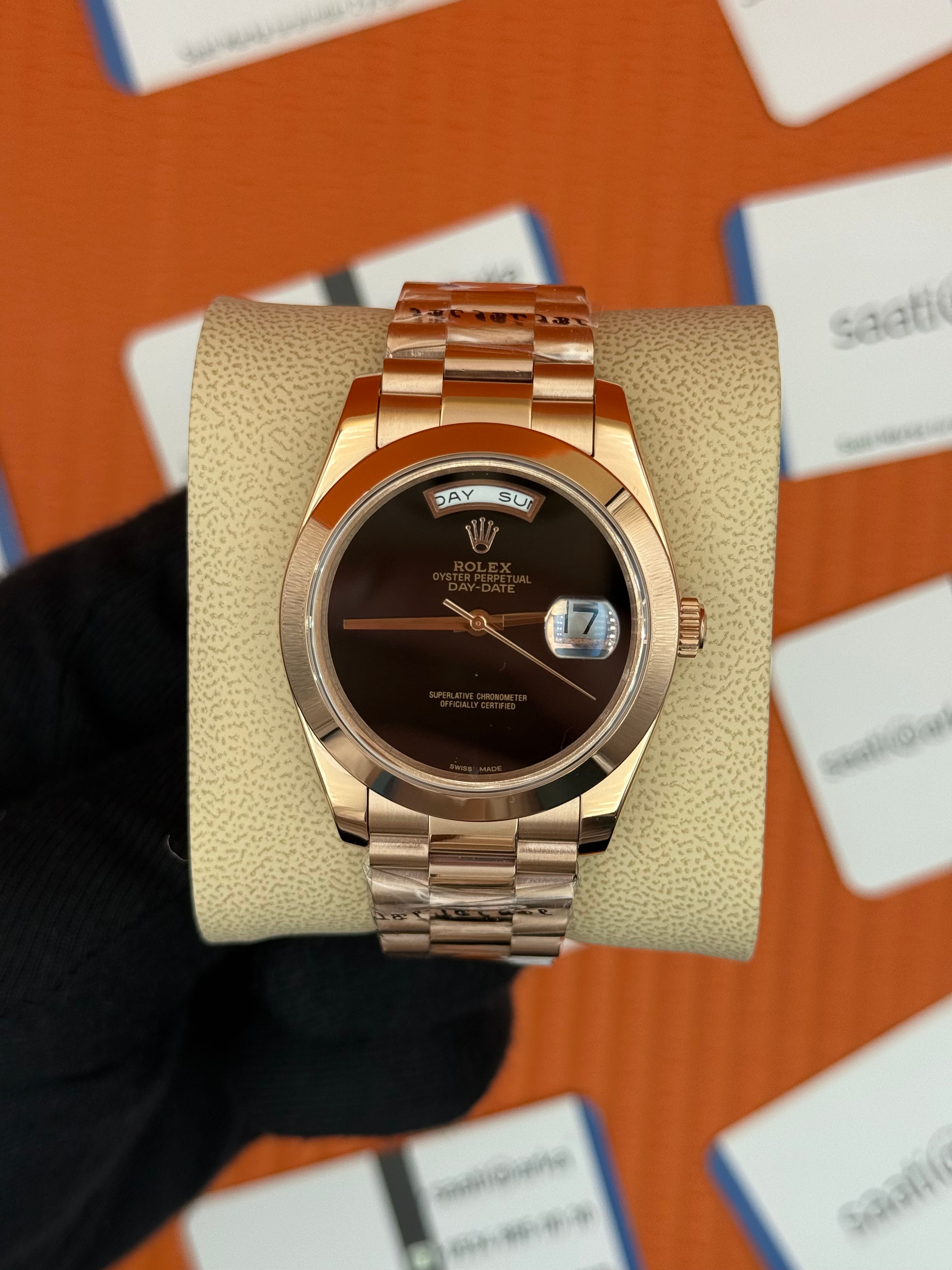 ROLEX Day Date siyah kadran rose kasa-kordon oyster