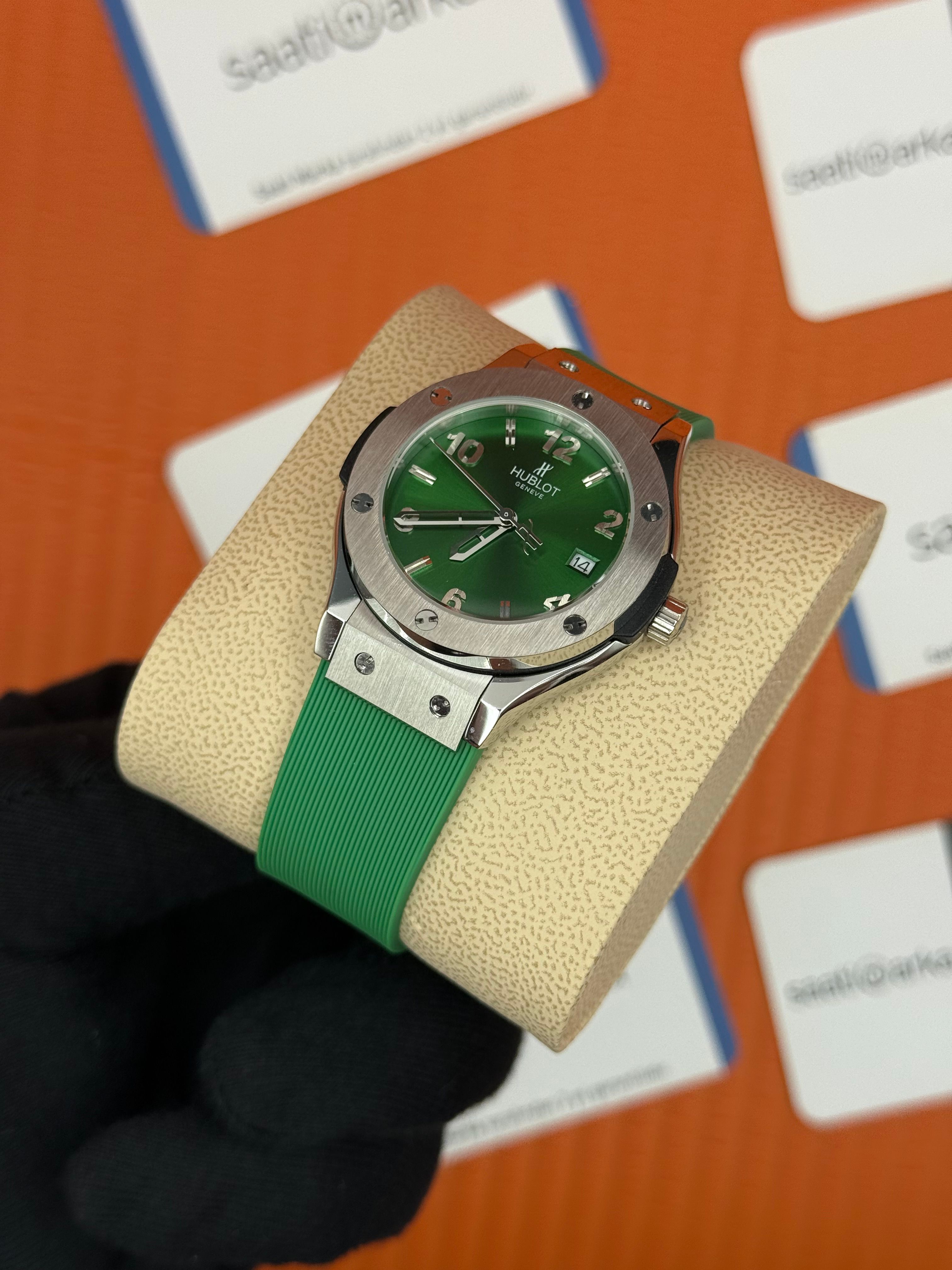 HUBLOT yeşil kadran yeşil kauçuk kordon silver kasa kadın kol saati