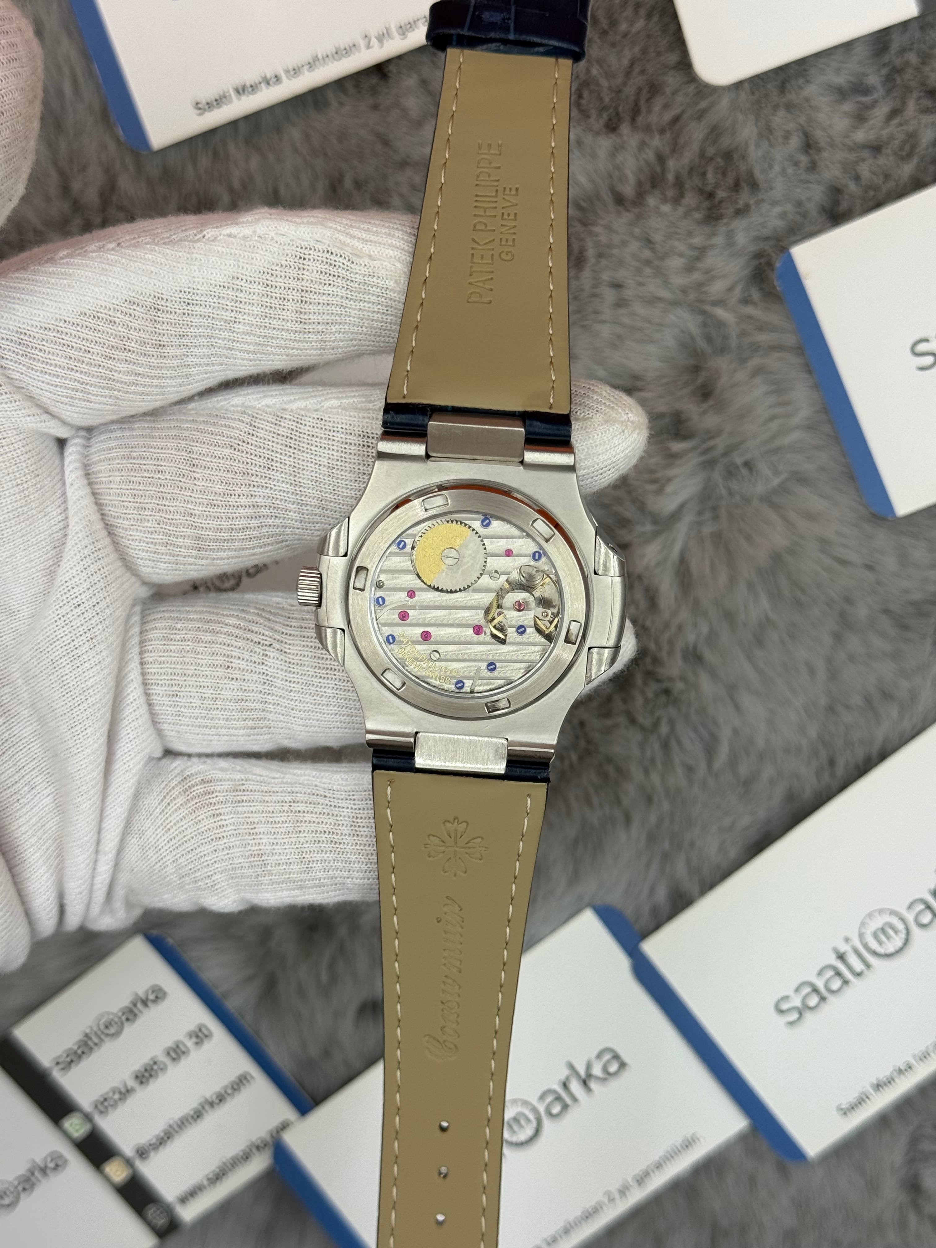 PATEK PHİLİPPE nautilus moontphase 5712 lacivert kadran lacivert deri kordon silver kasa 40mm erkek kol saati