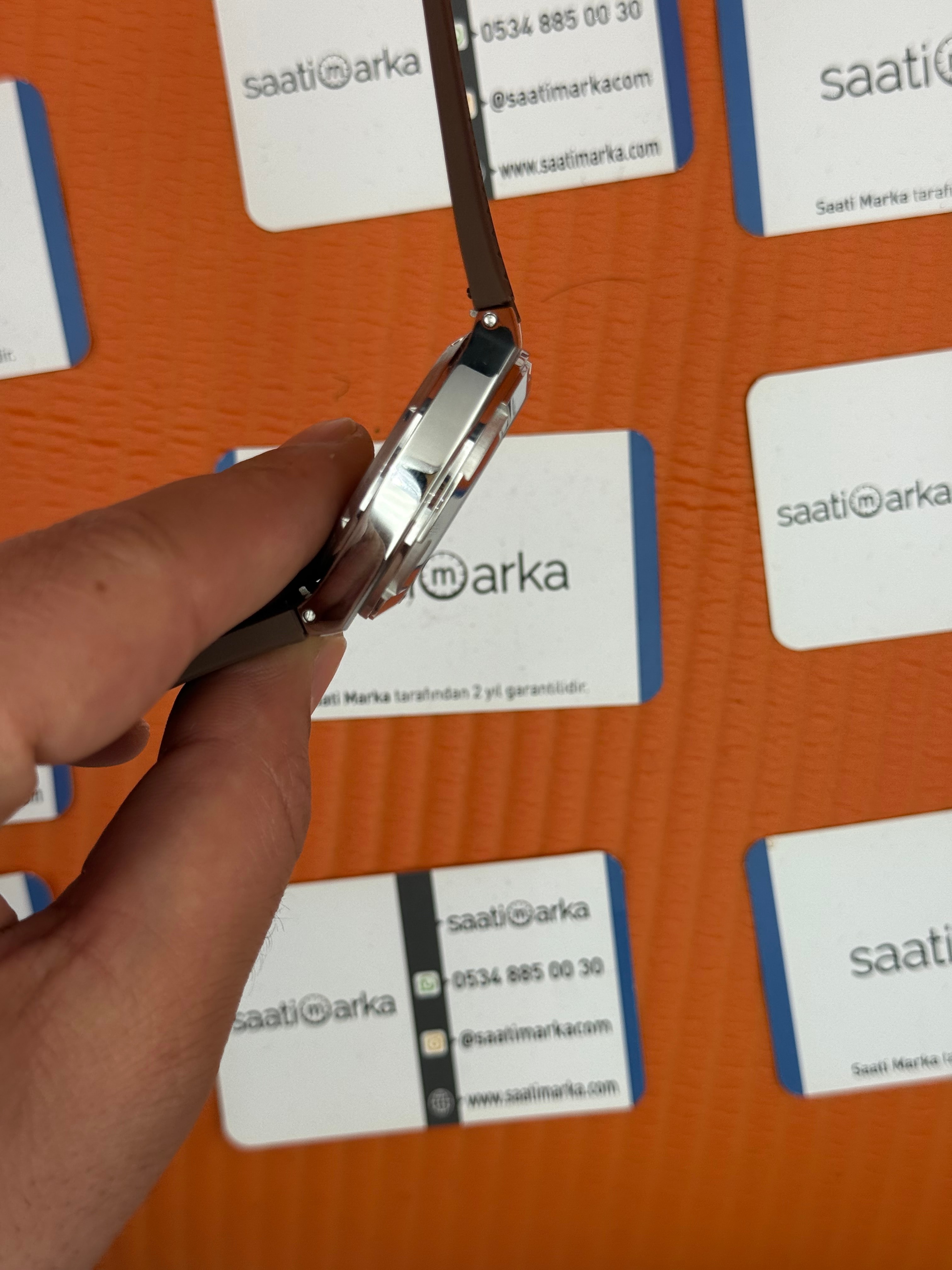 VACHERON CONSTANTIN overseas chronograph beyaz kadran silver kasa kahverengi kauçuk kordon erkek kol saati