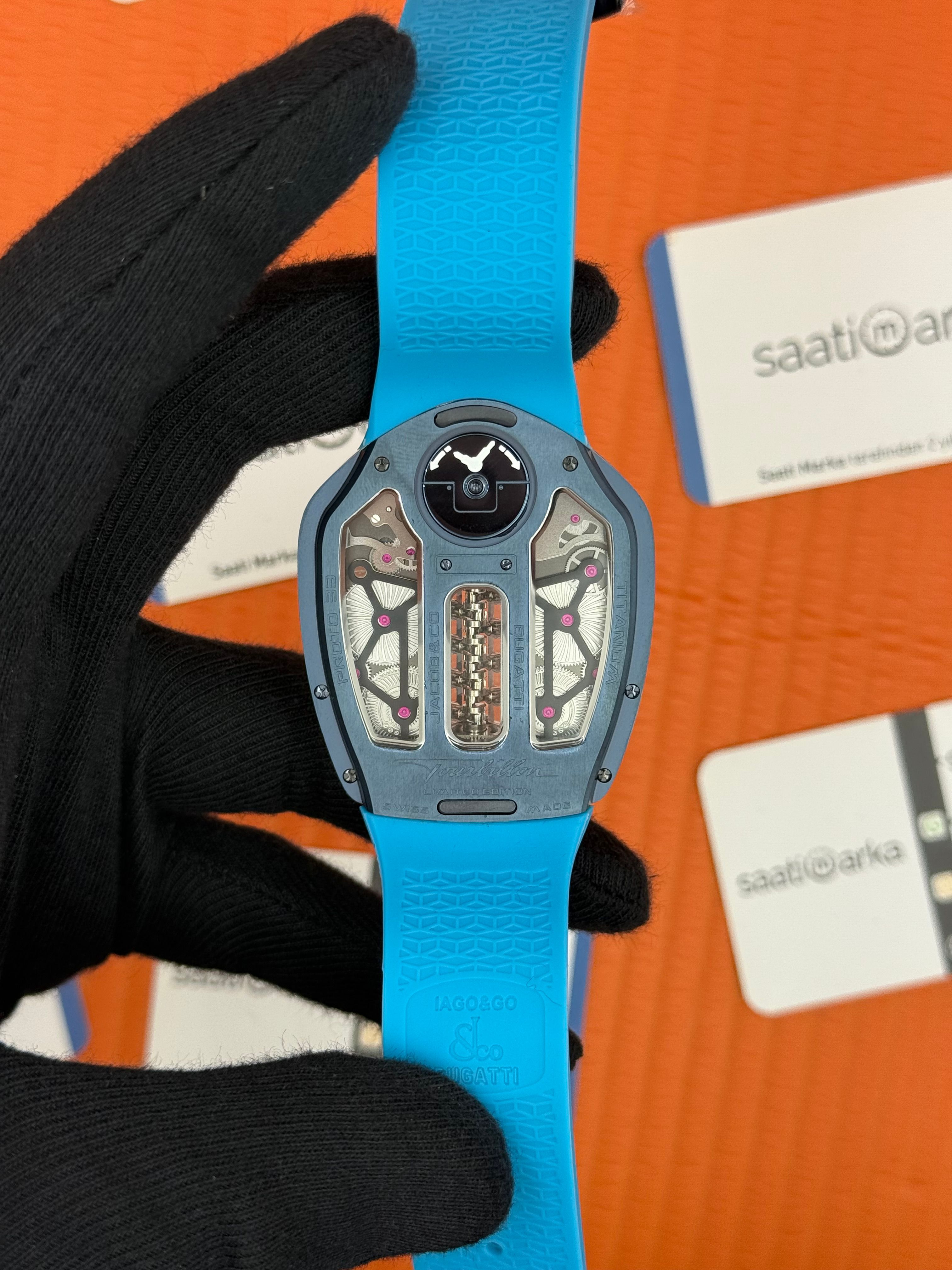 JACOB&CO BUGATTI laciver kasa tiffany kauçuk kordon 